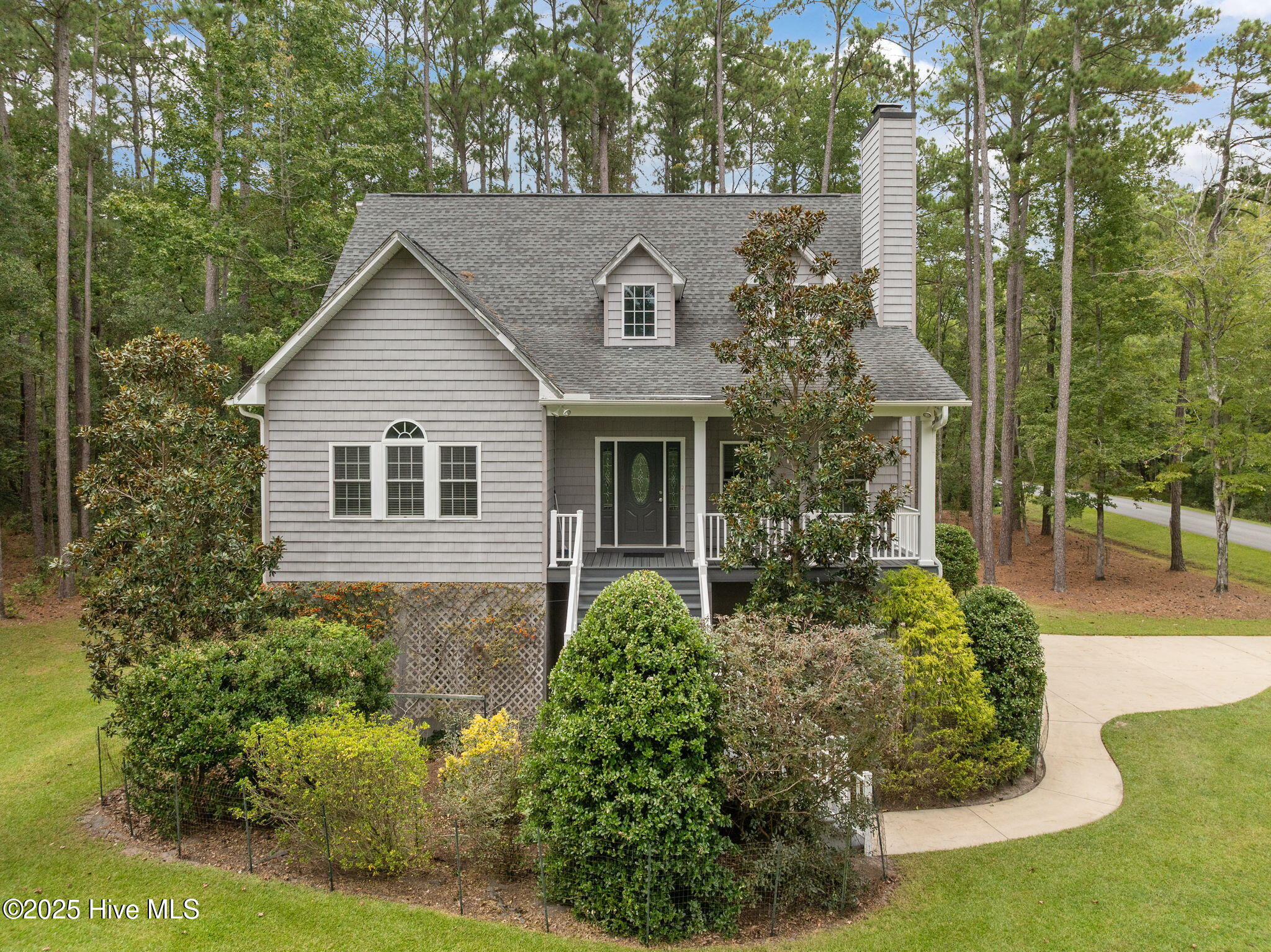 100 Greenbriar Lane — photo