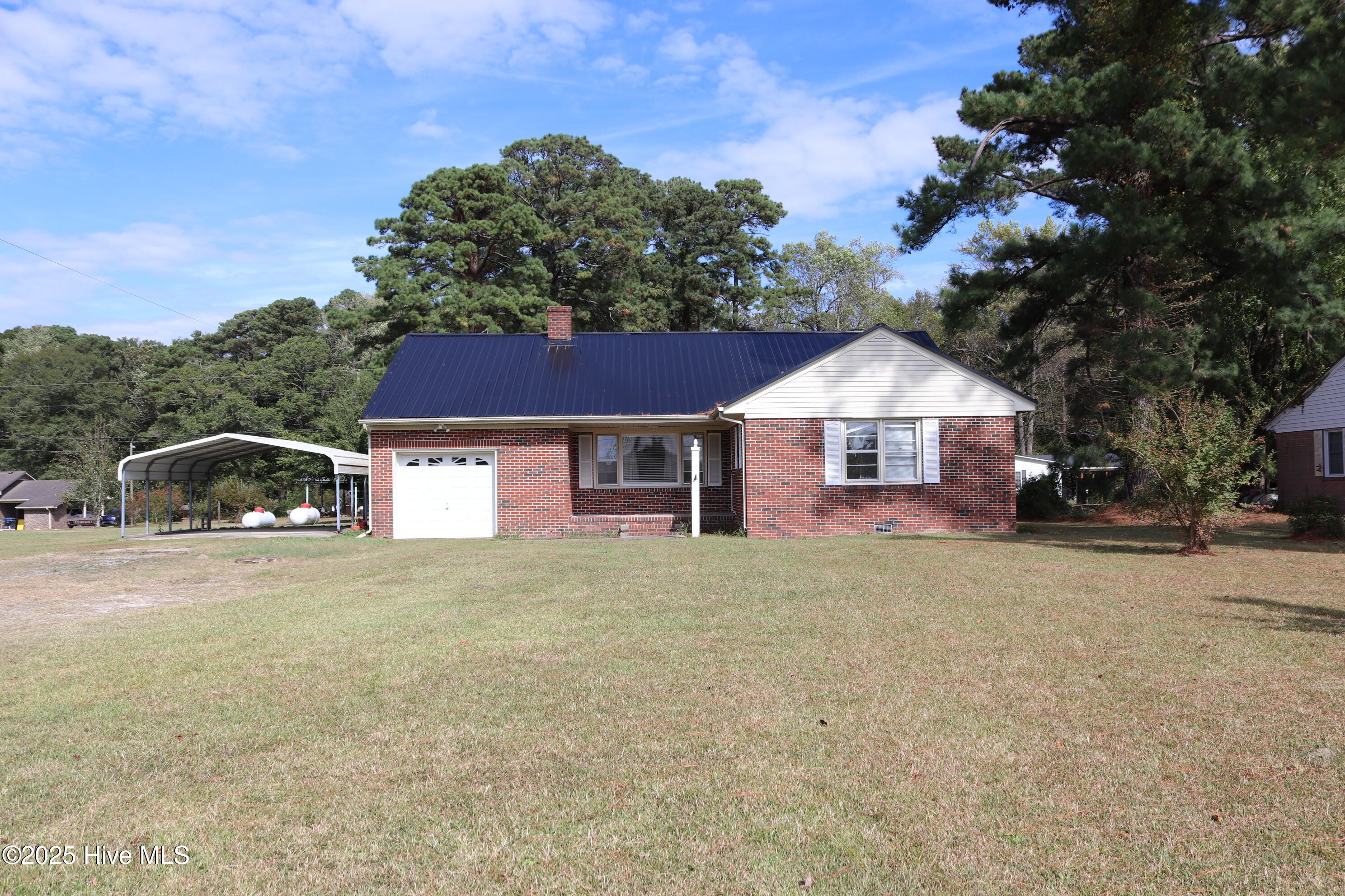 2020 John Small Avenue — photo