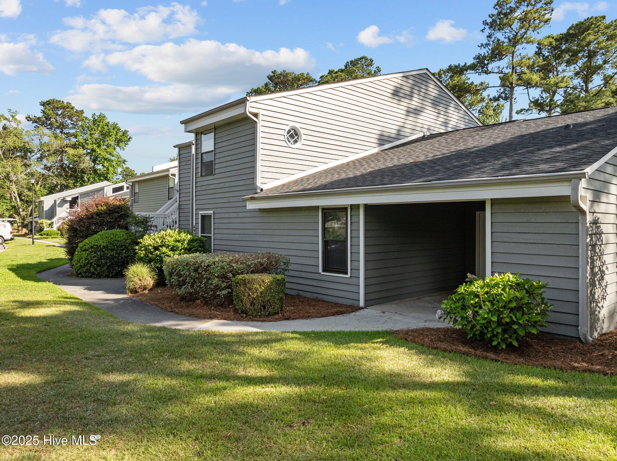 702 Azalea Drive 495 — photo