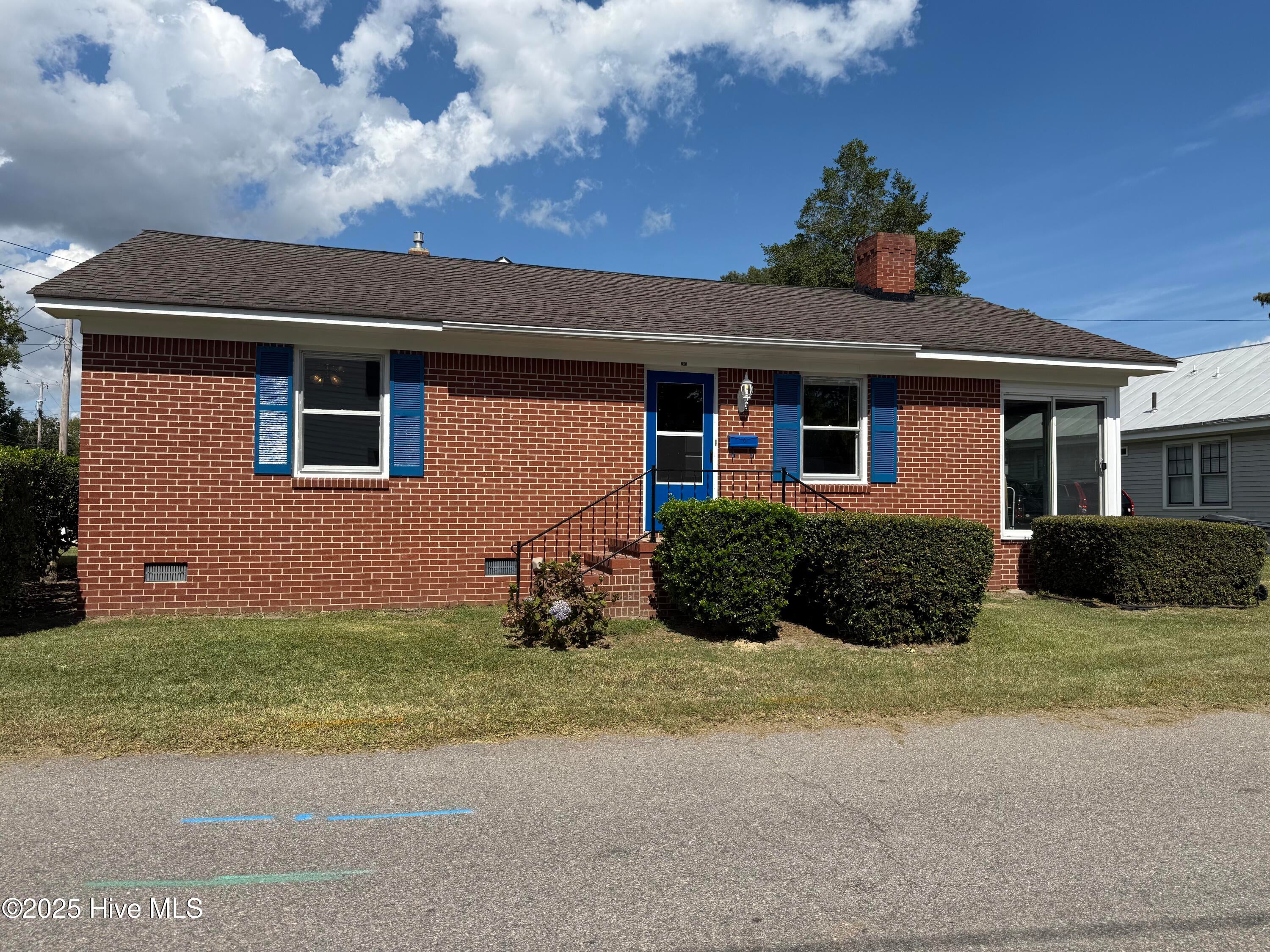 203 E Grubb Street — photo