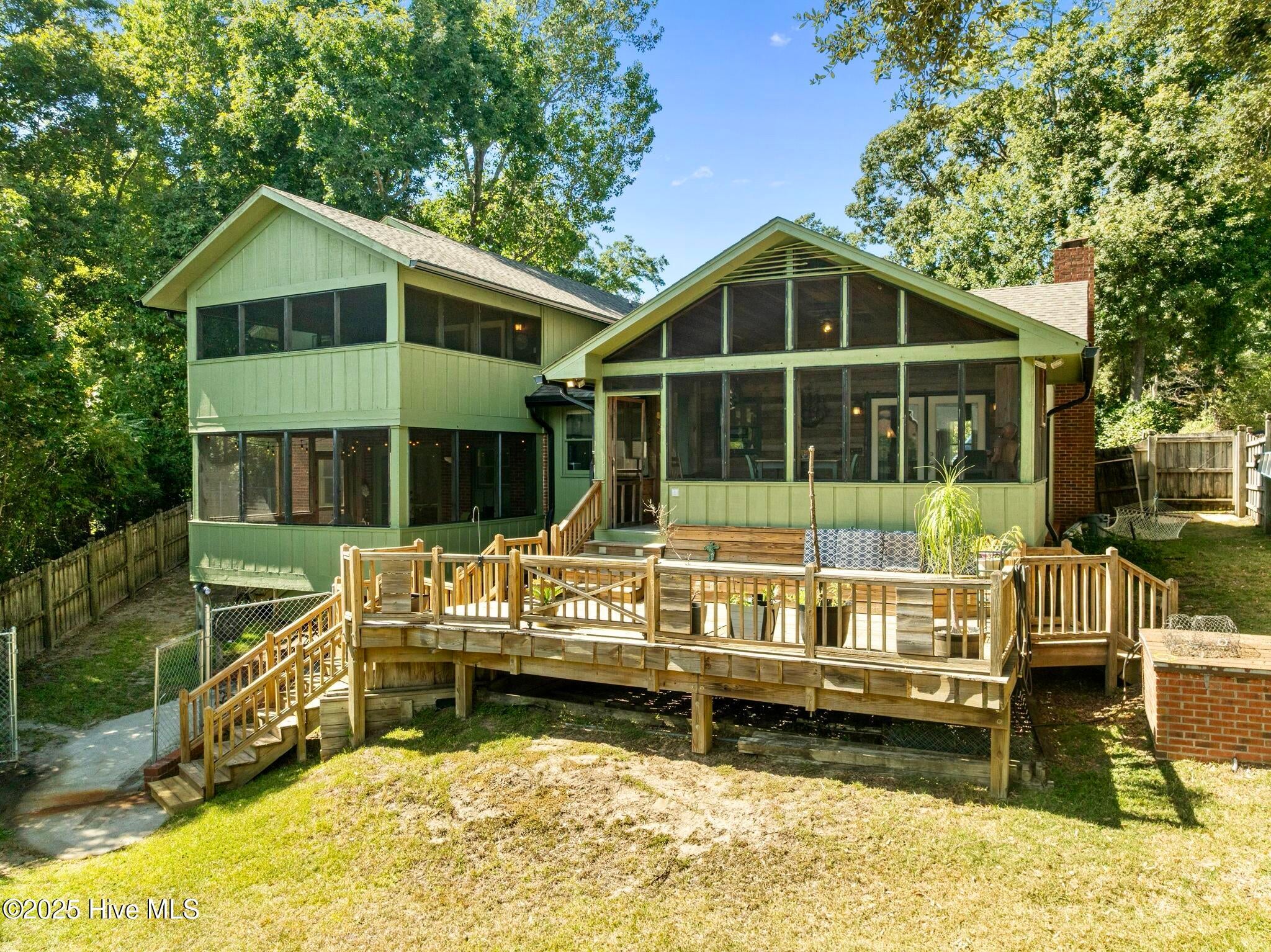 802 Sound View Drive — photo