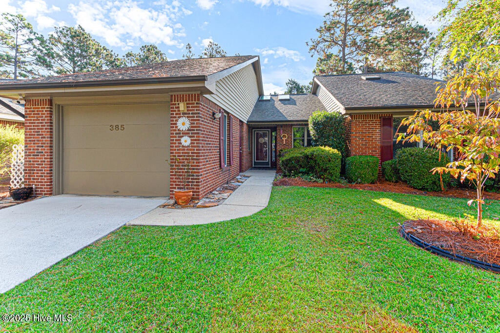 385 Pinehurst Trace Drive — photo