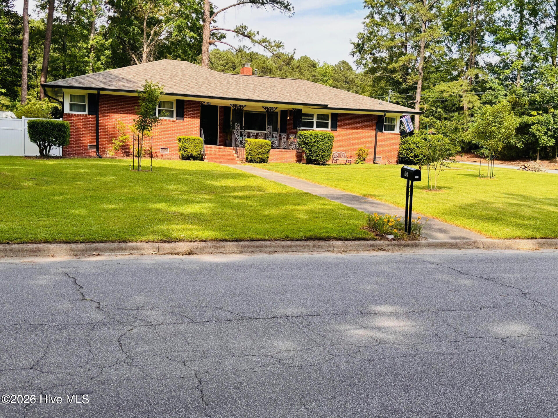 302 Oak Drive — photo