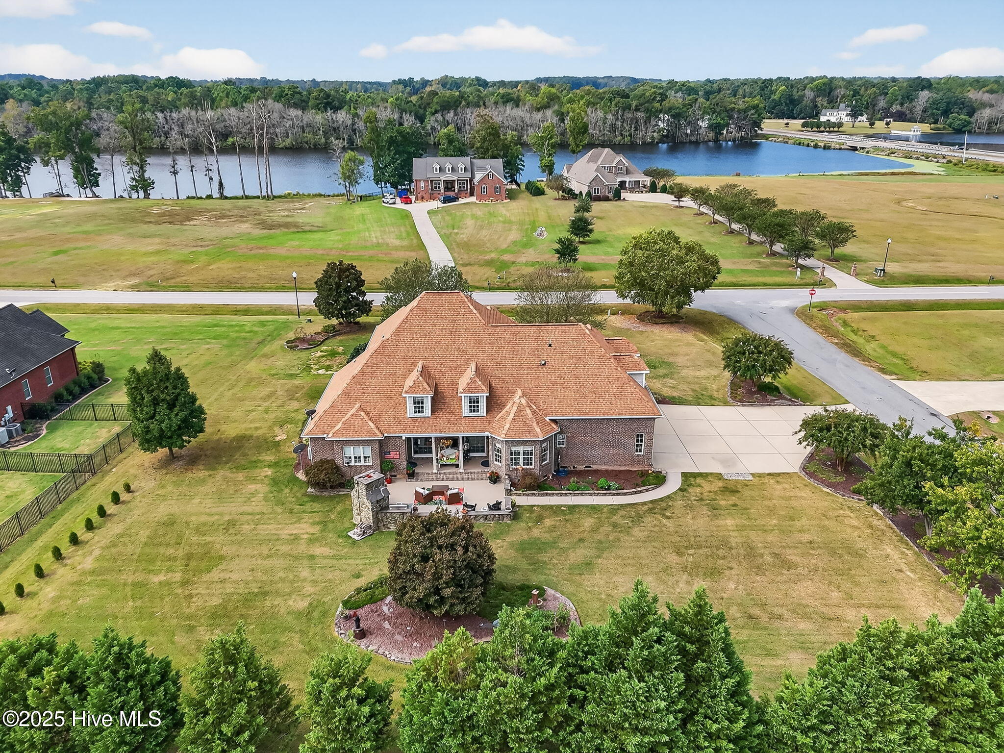 296 Shoreline Drive — photo