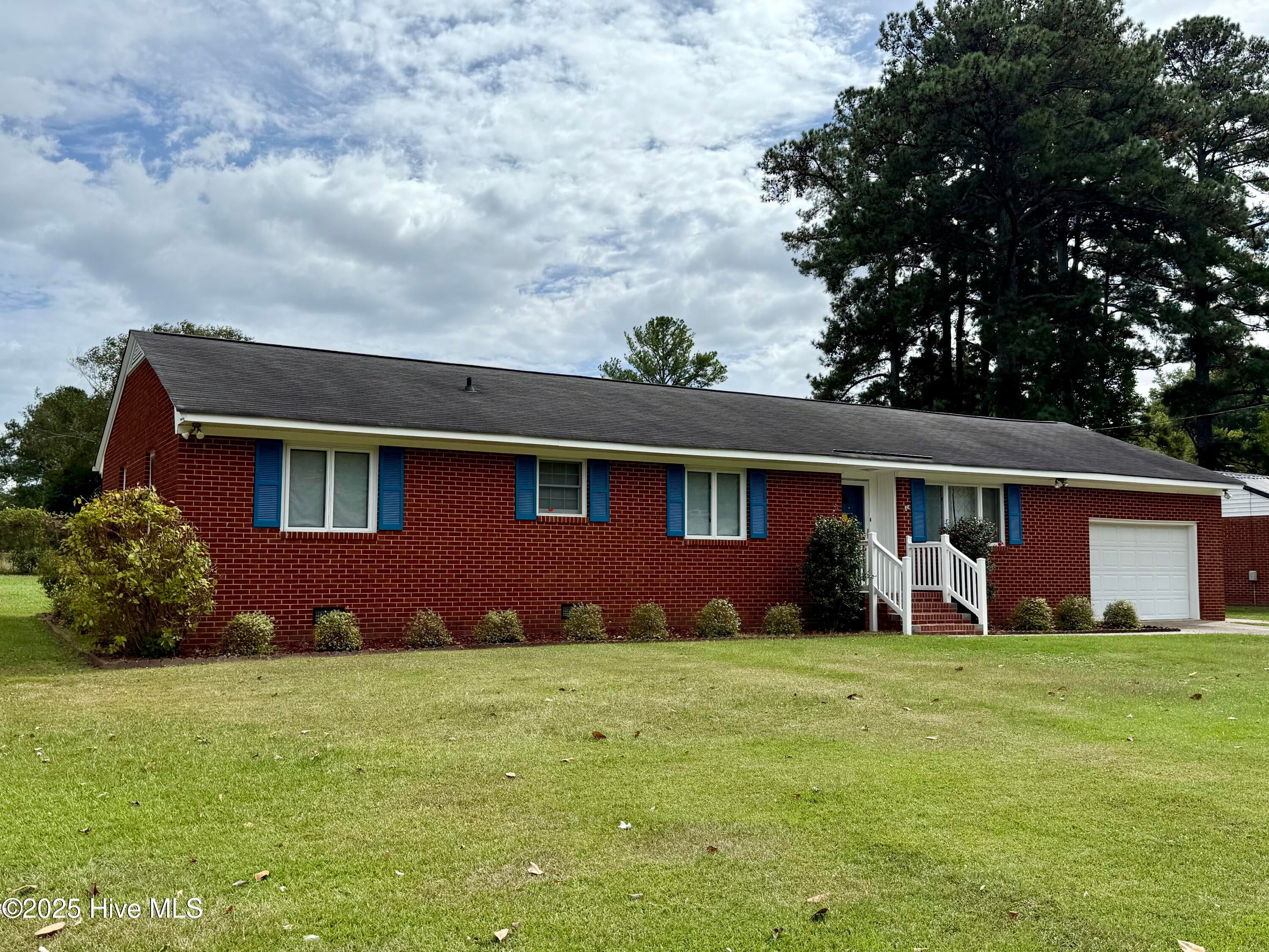 1005 Pinecrest Street — photo