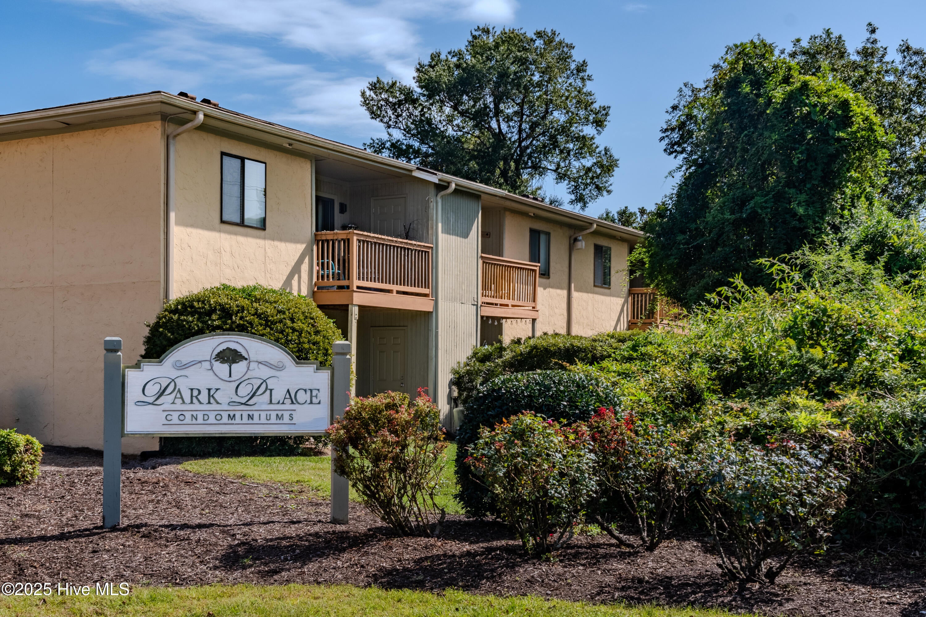 3735 Saint Johns Court Unit B — photo
