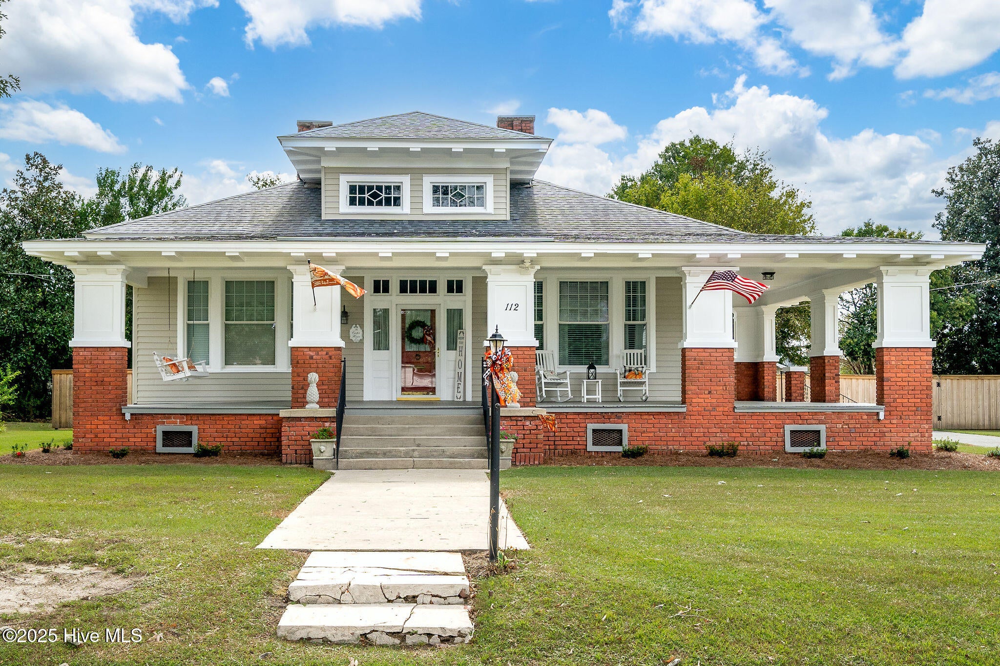 112 E Hill Street — photo