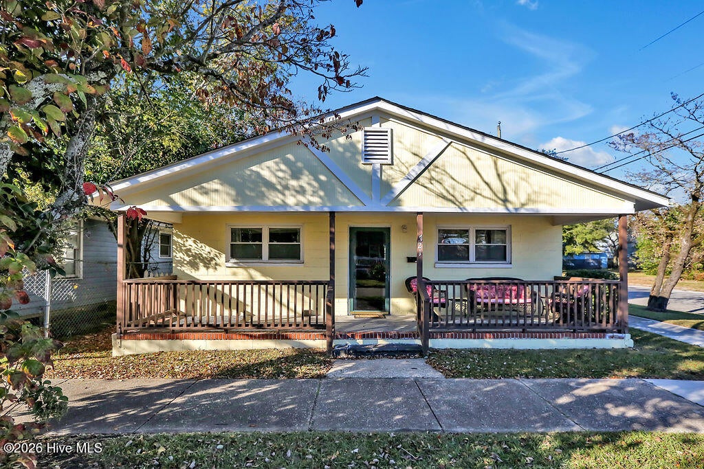 721 Campbell Street — photo
