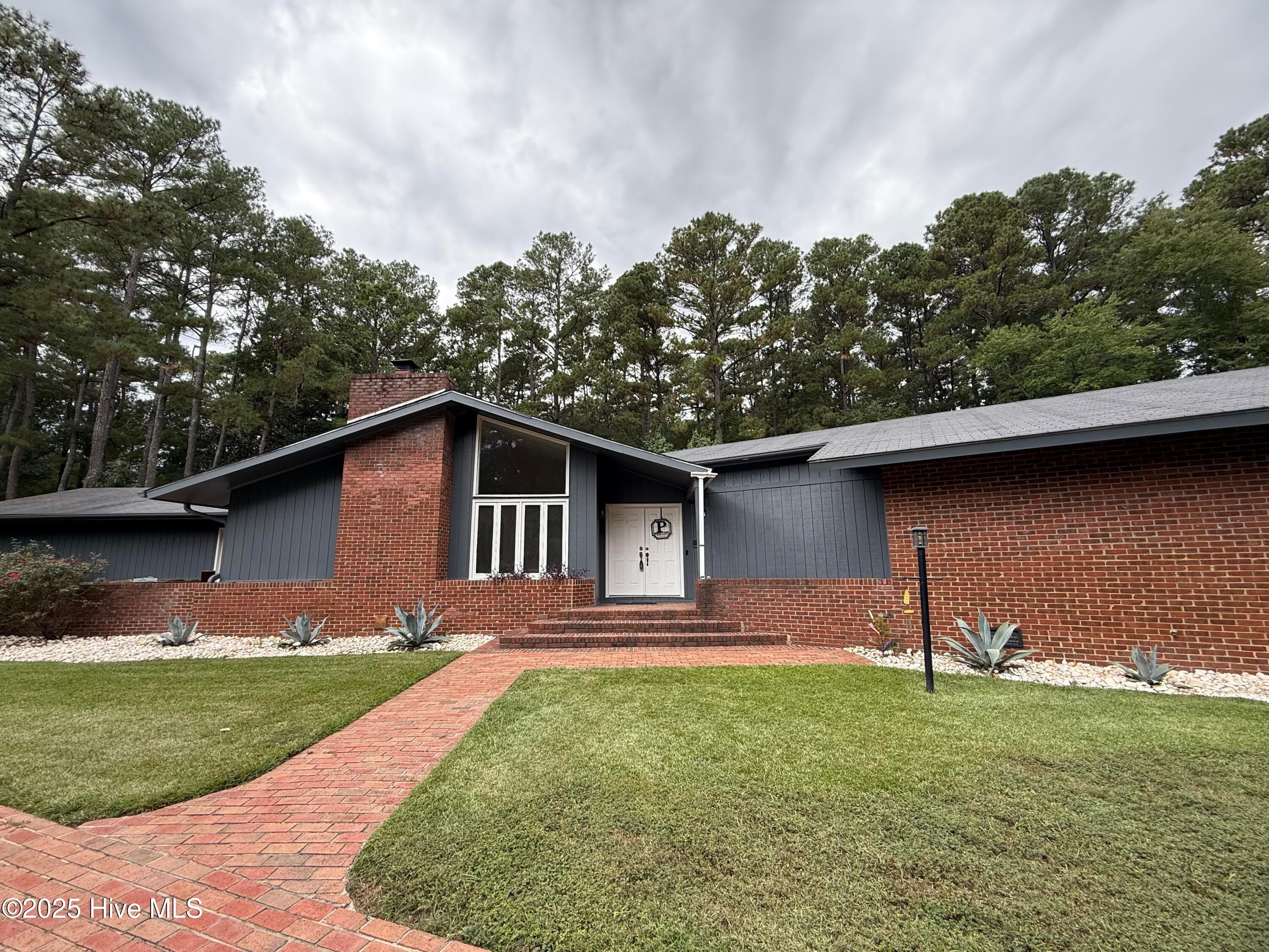 407 Bundy Lane — photo