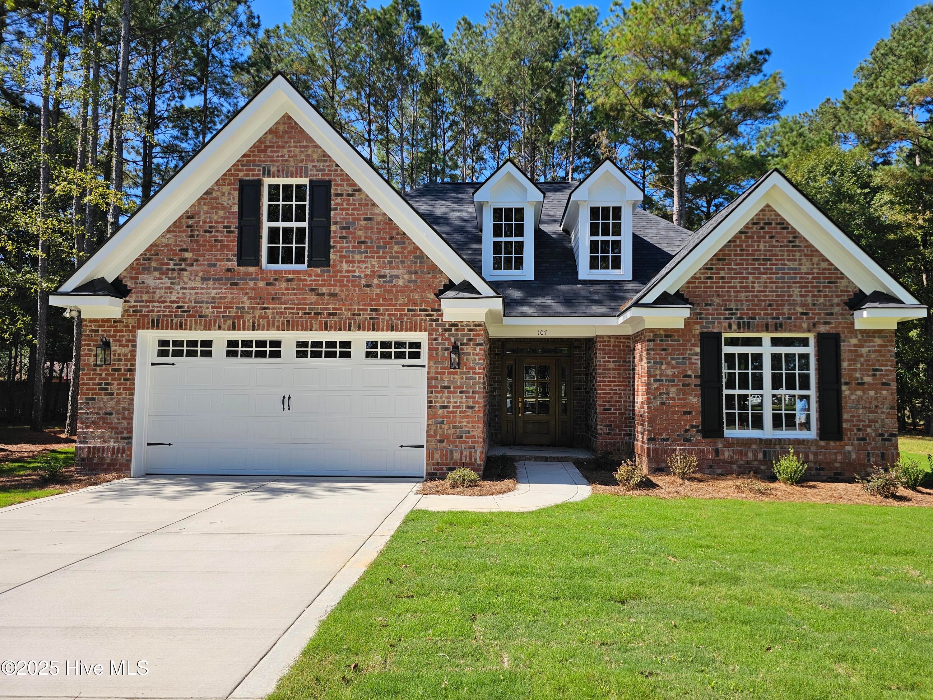 107 Village Circle — photo