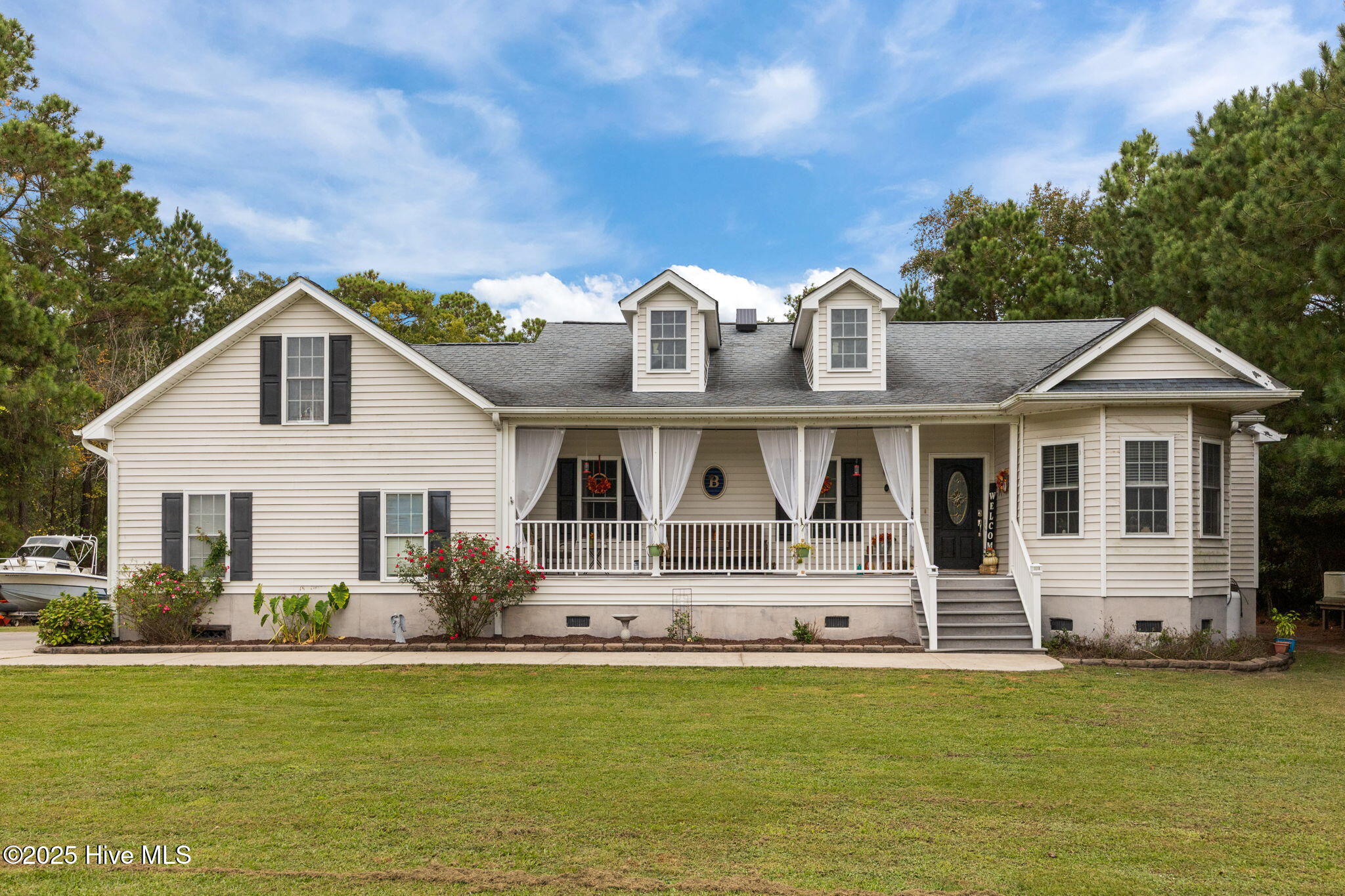 75 Seaview Court — photo