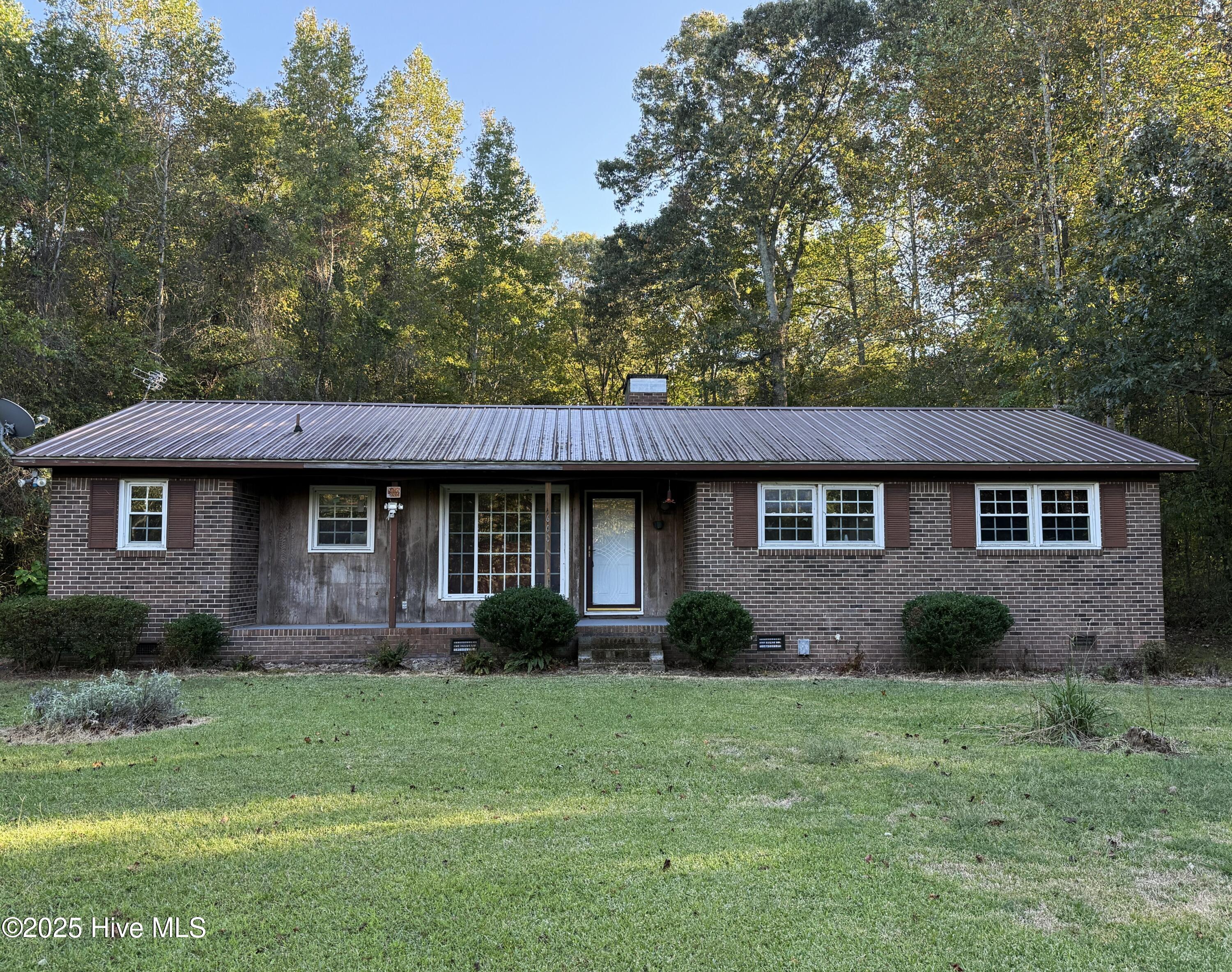 600 Mallard Drive — photo