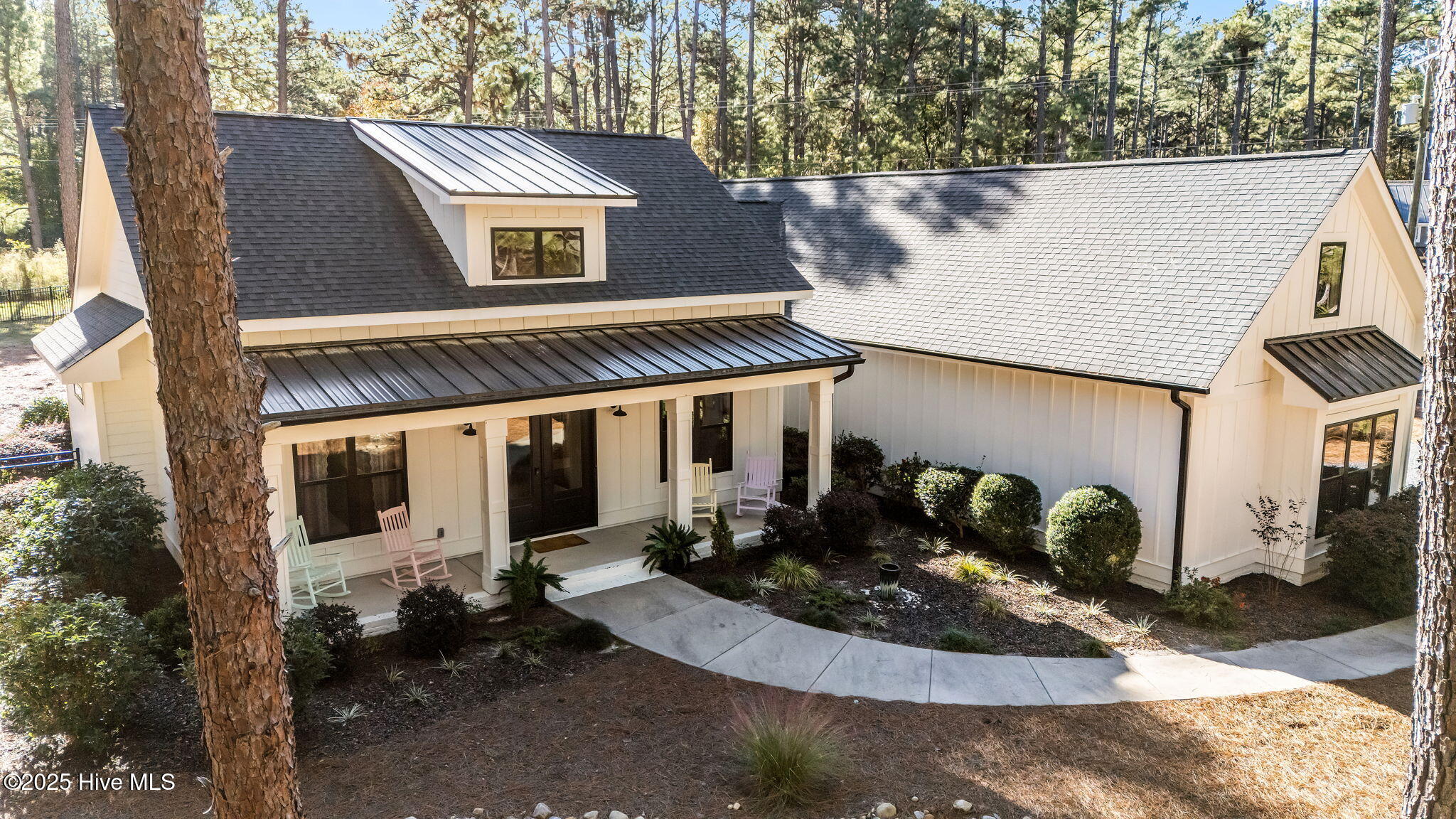 6 Hobkirk Court — photo
