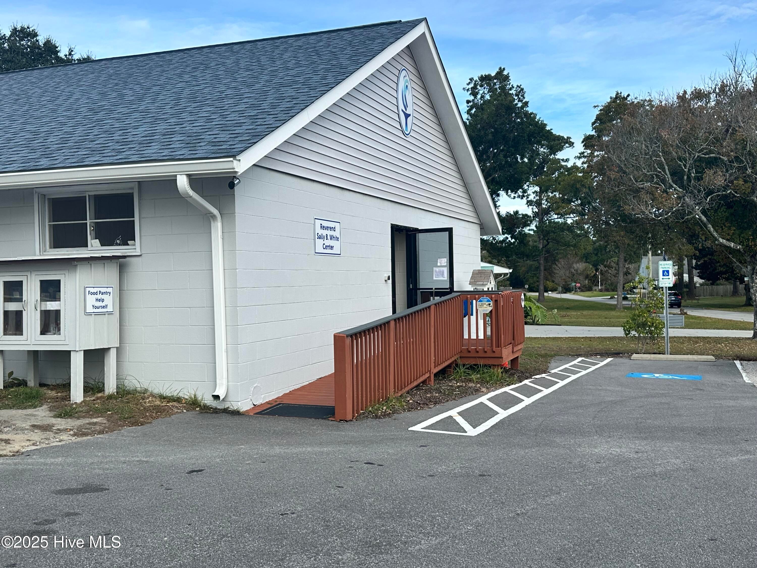 2900 Bridges Street 101 — photo