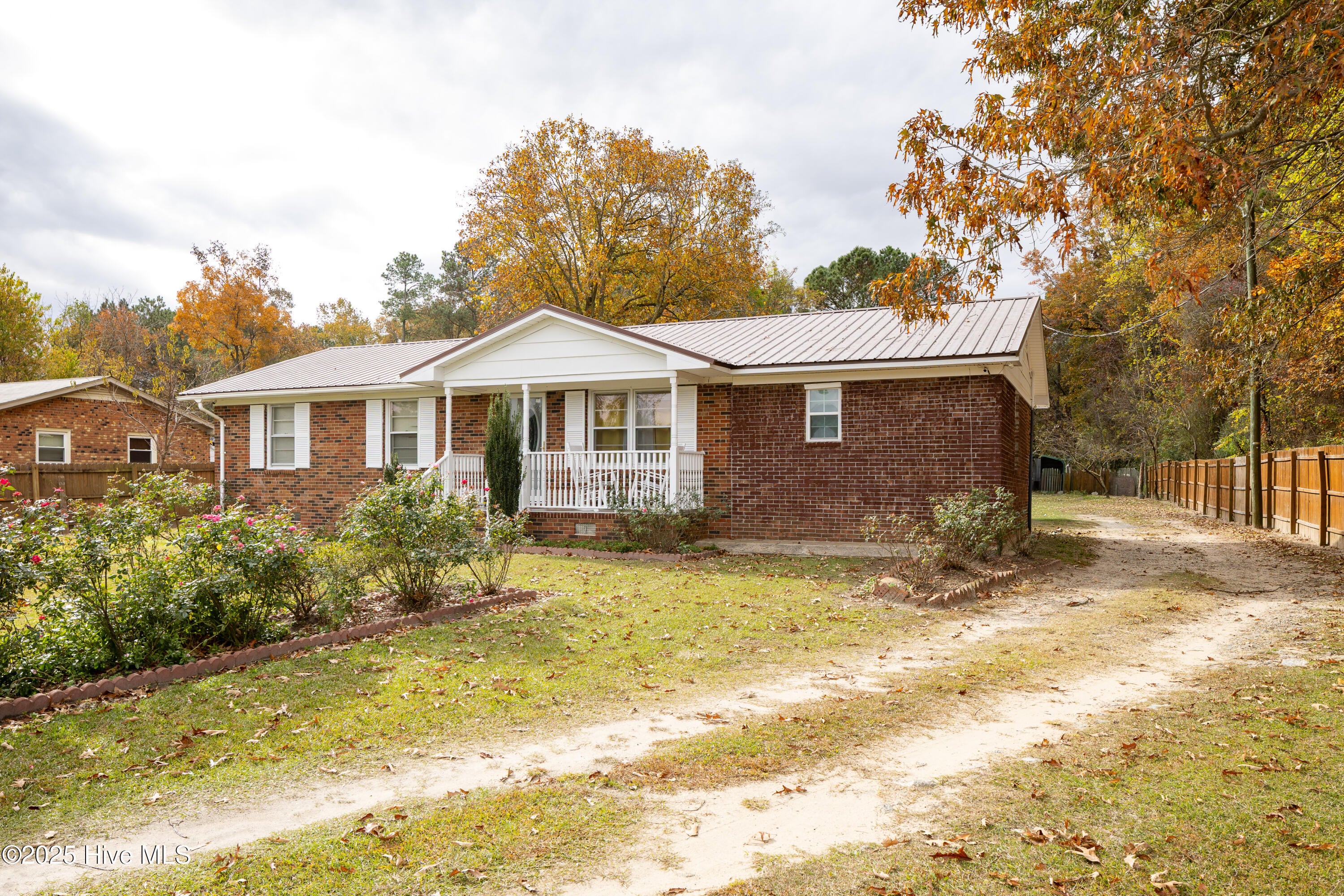 950 Auctioneer Road — photo