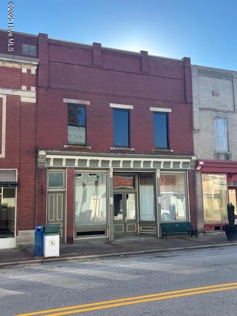 116 E Main Street — photo
