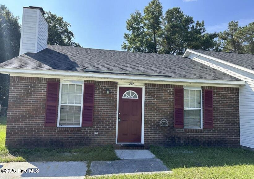 205 Live Oak Court — photo