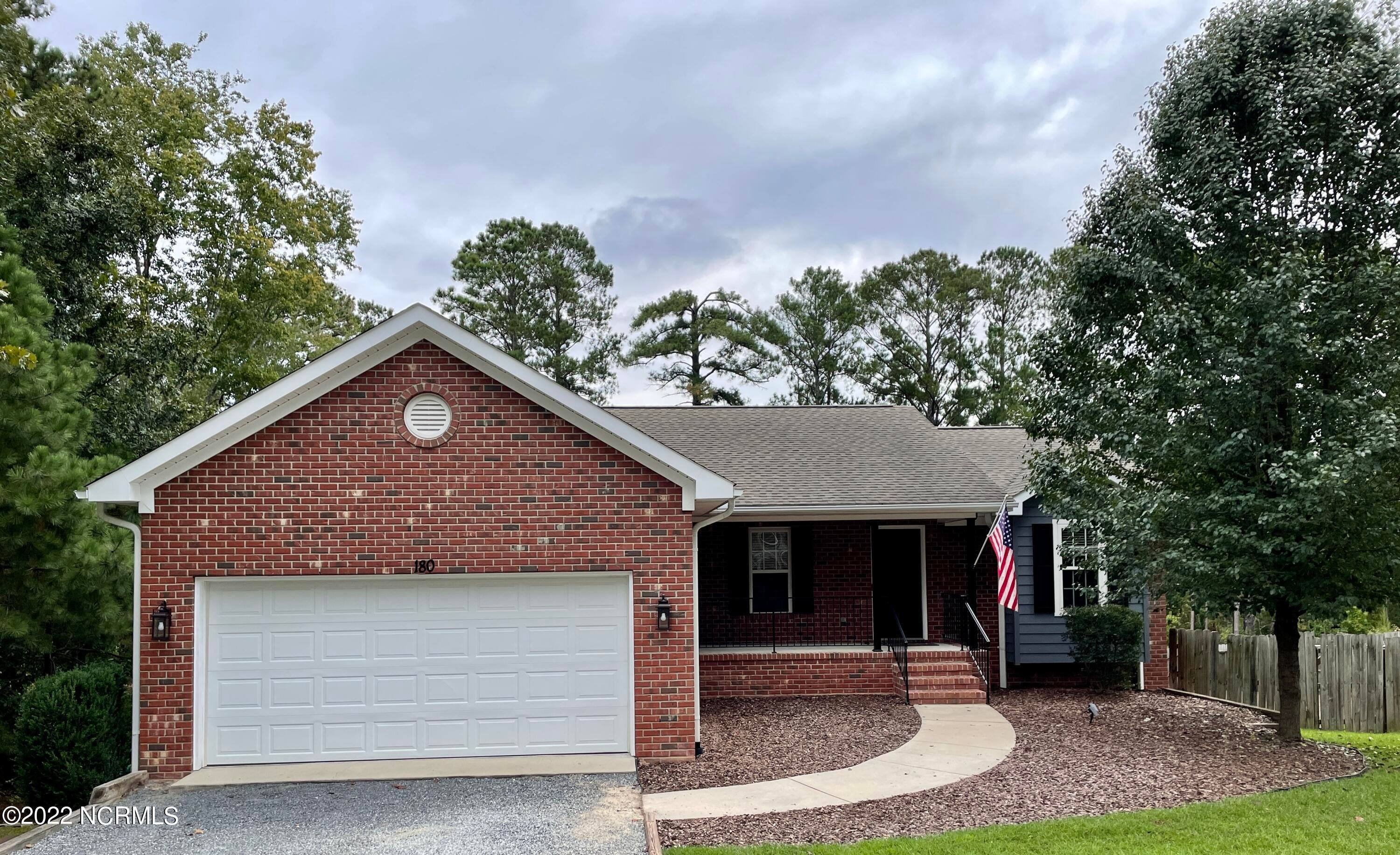 180 Sandhills Circle — photo
