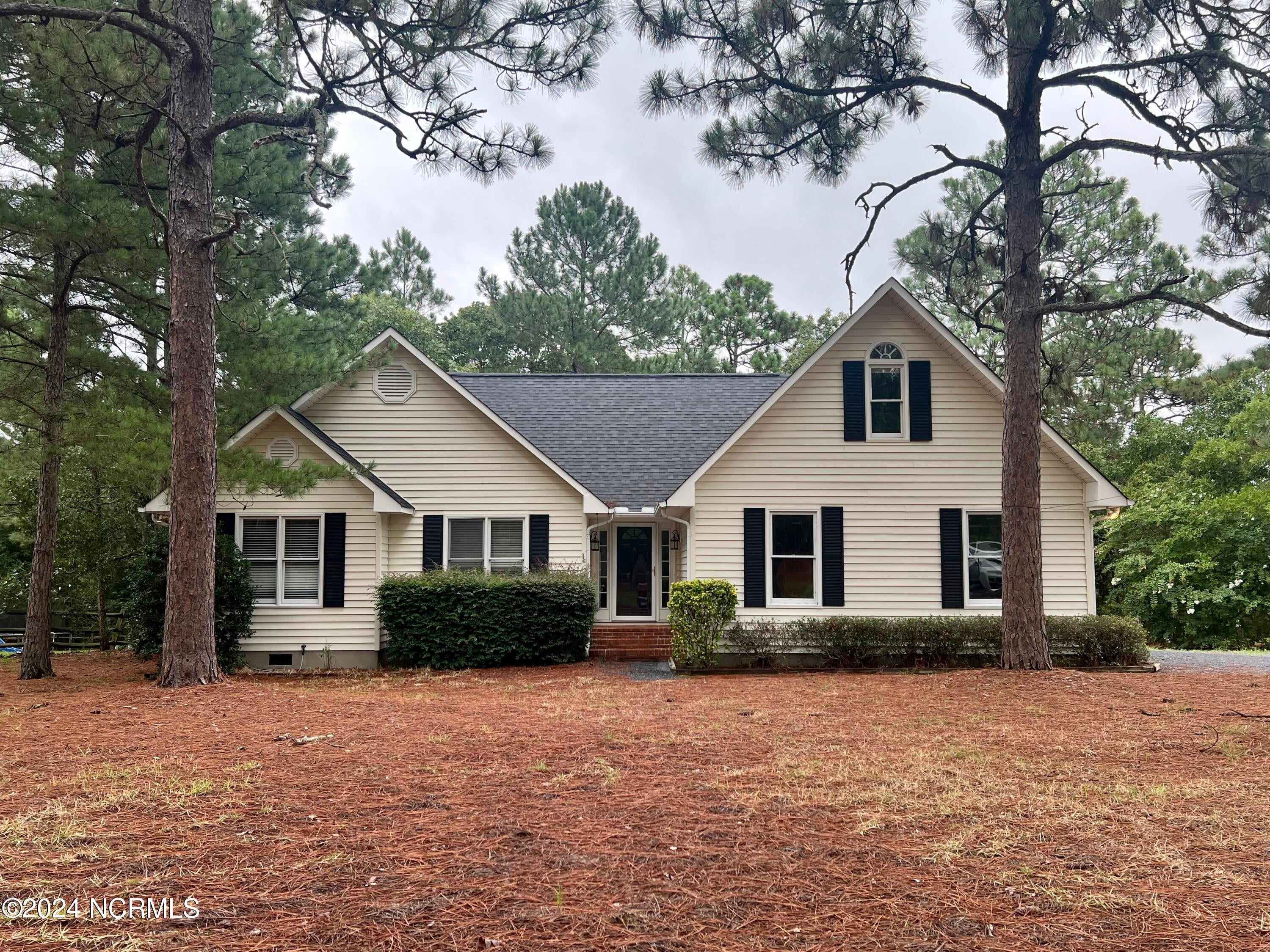 102 Seminole Court — photo