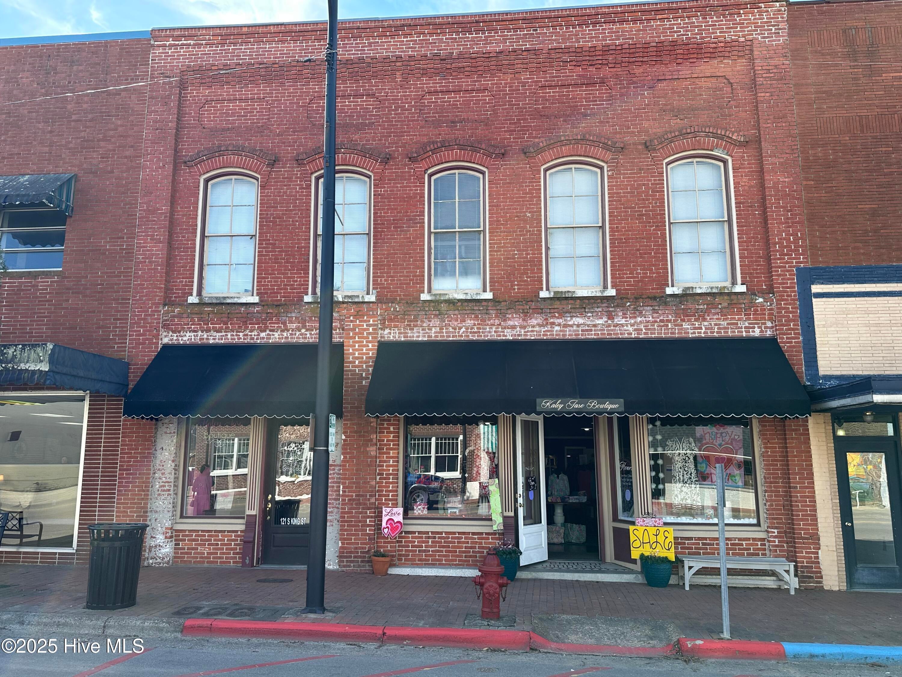 121 S King Street — photo