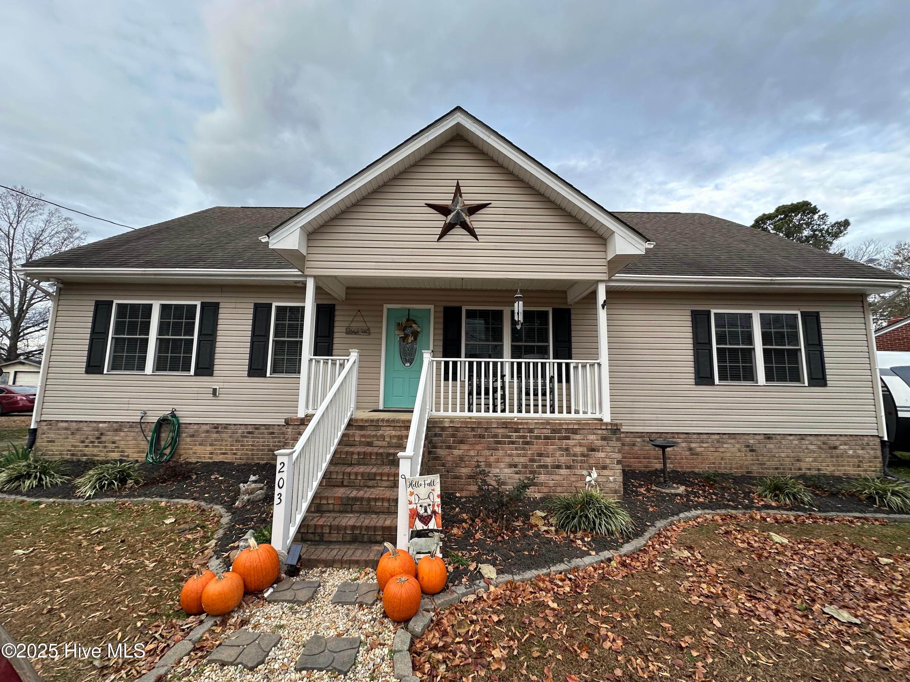 203 Garriss Street — photo
