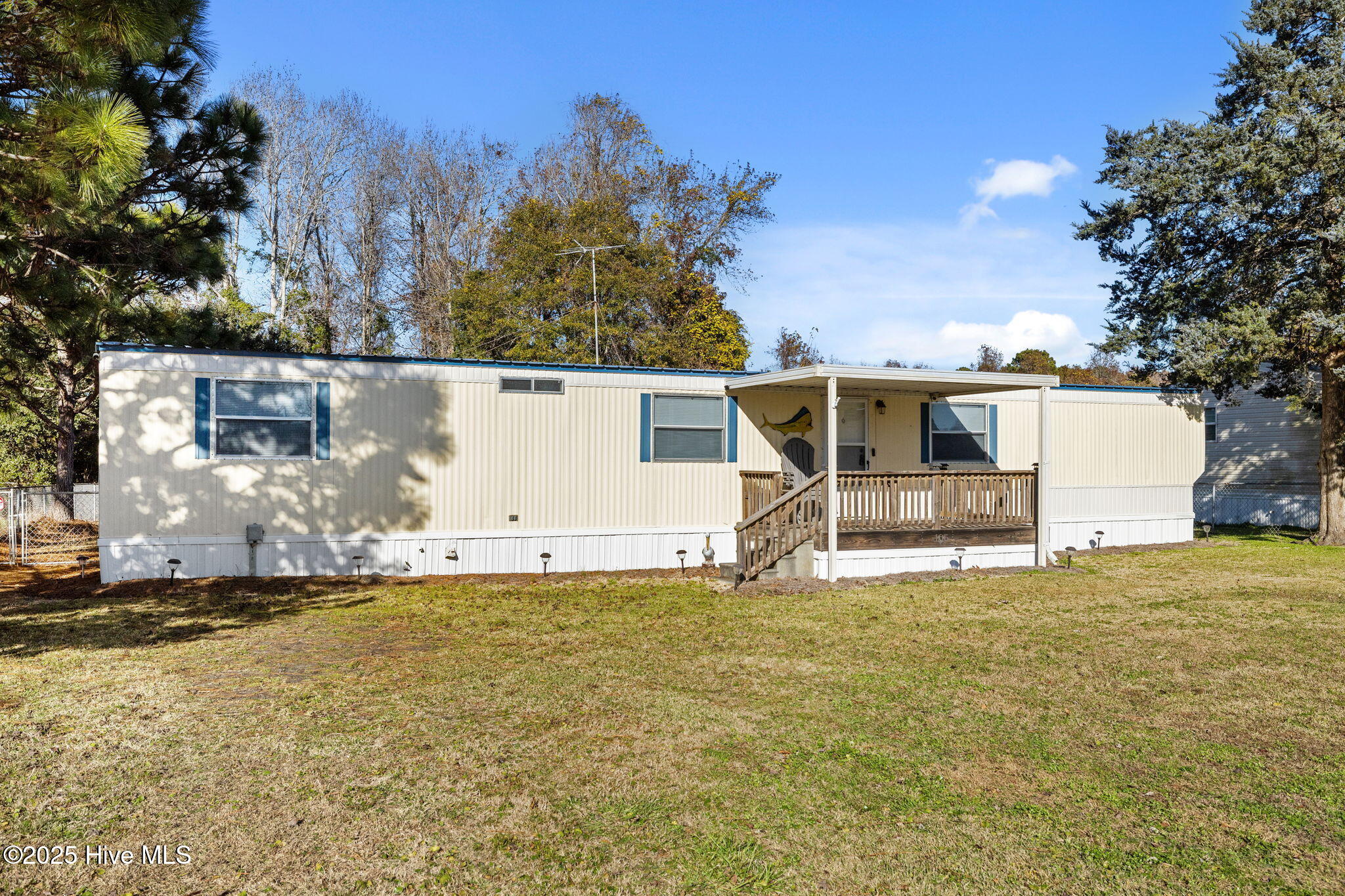 105 Ronnie Road — photo