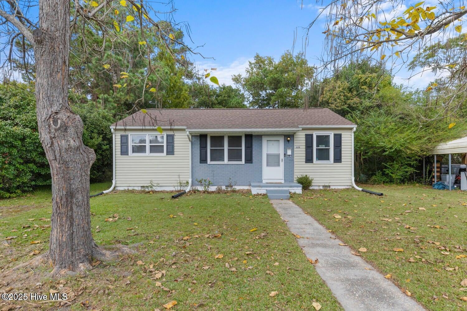 121 Bryan Street — photo