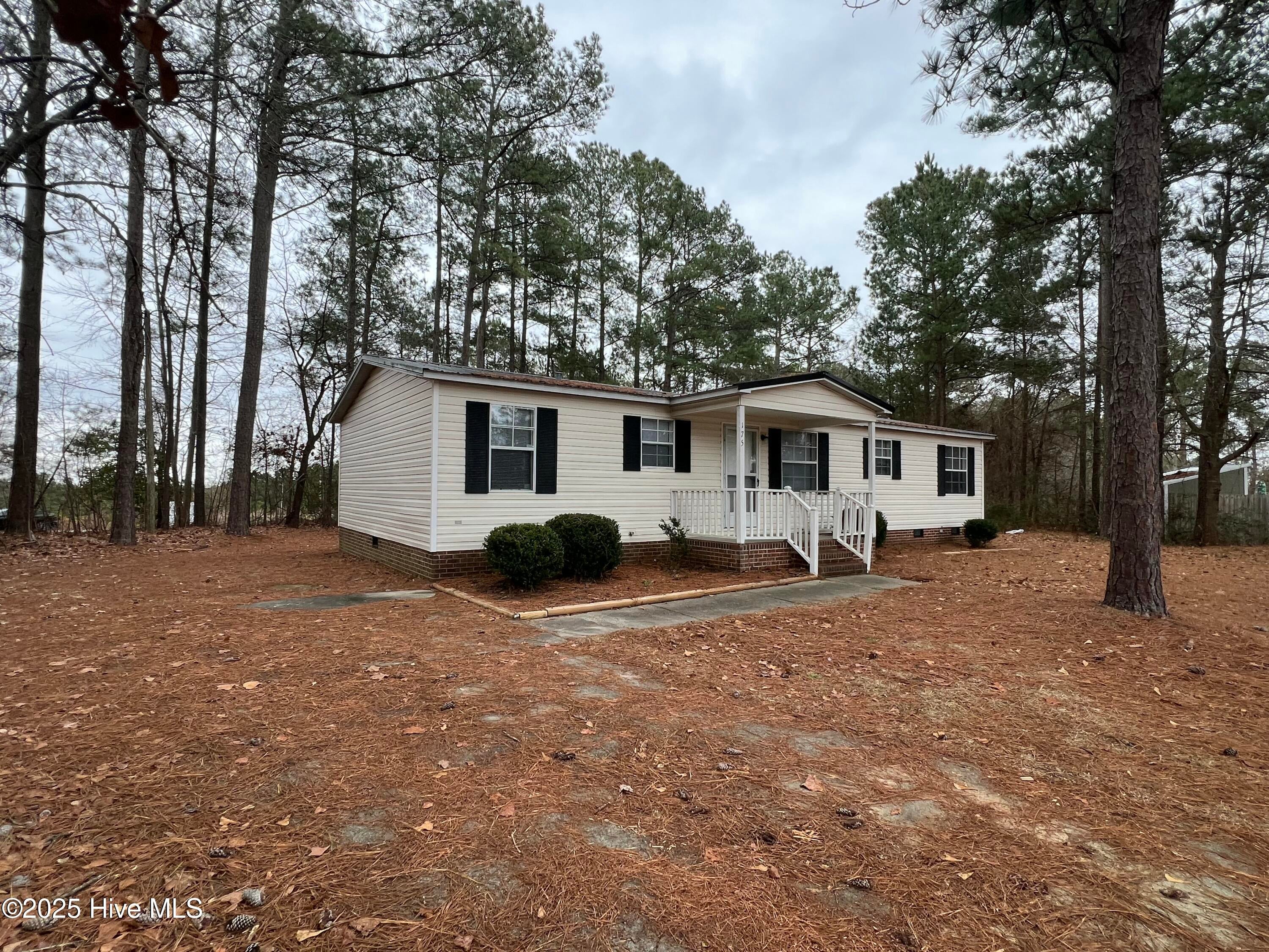 175 Travis Drive — photo