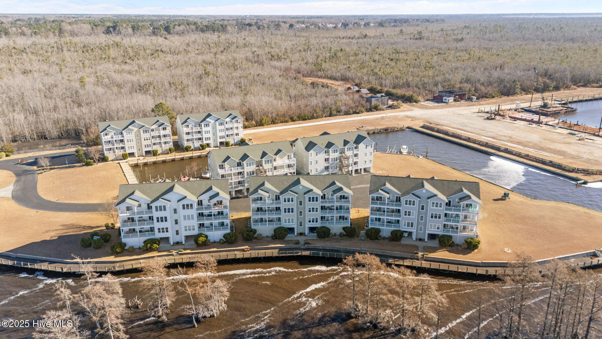 416 Captains Cove Unit F — photo