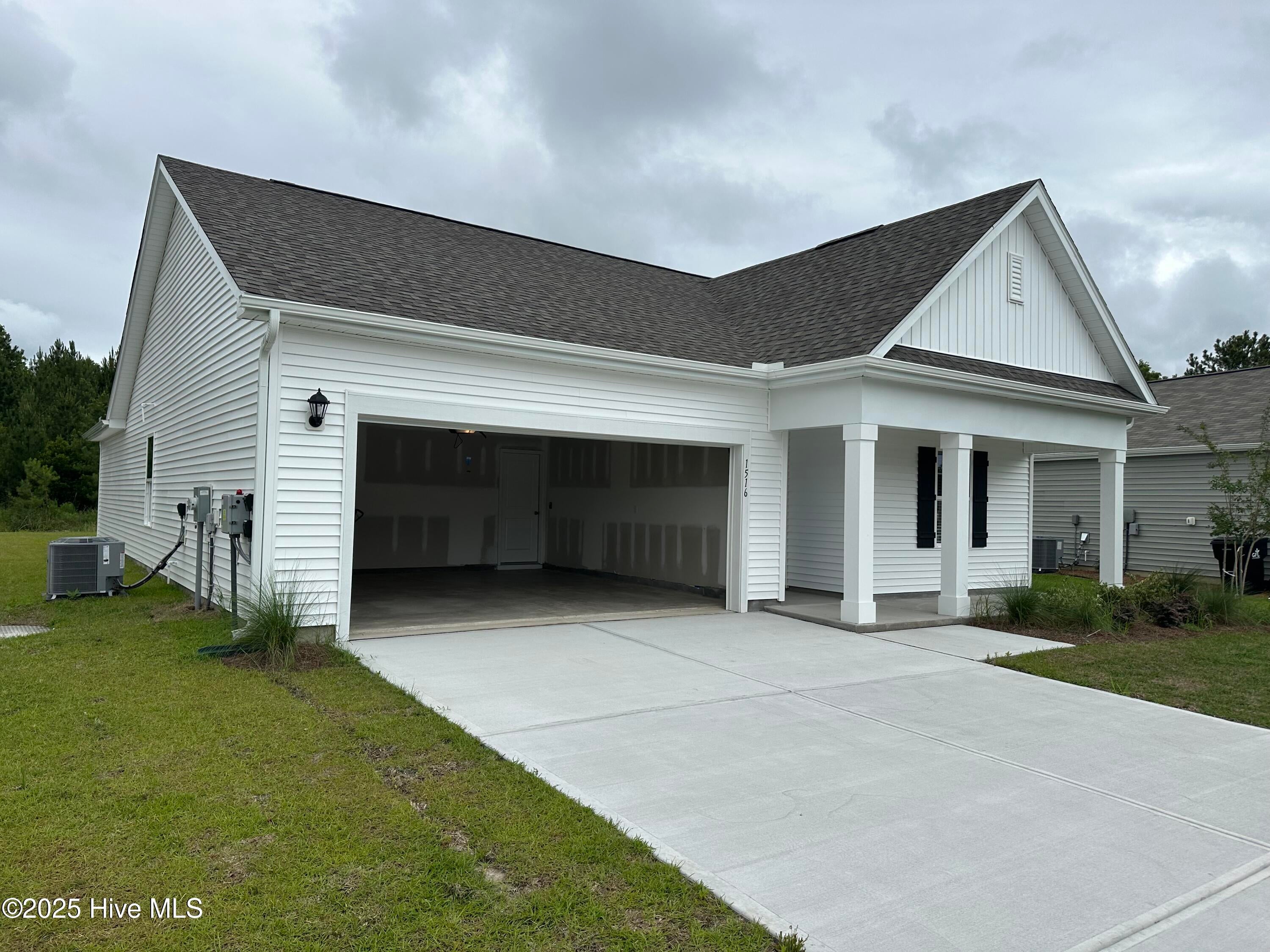 1516 E Black Squirrel Lane SE — photo