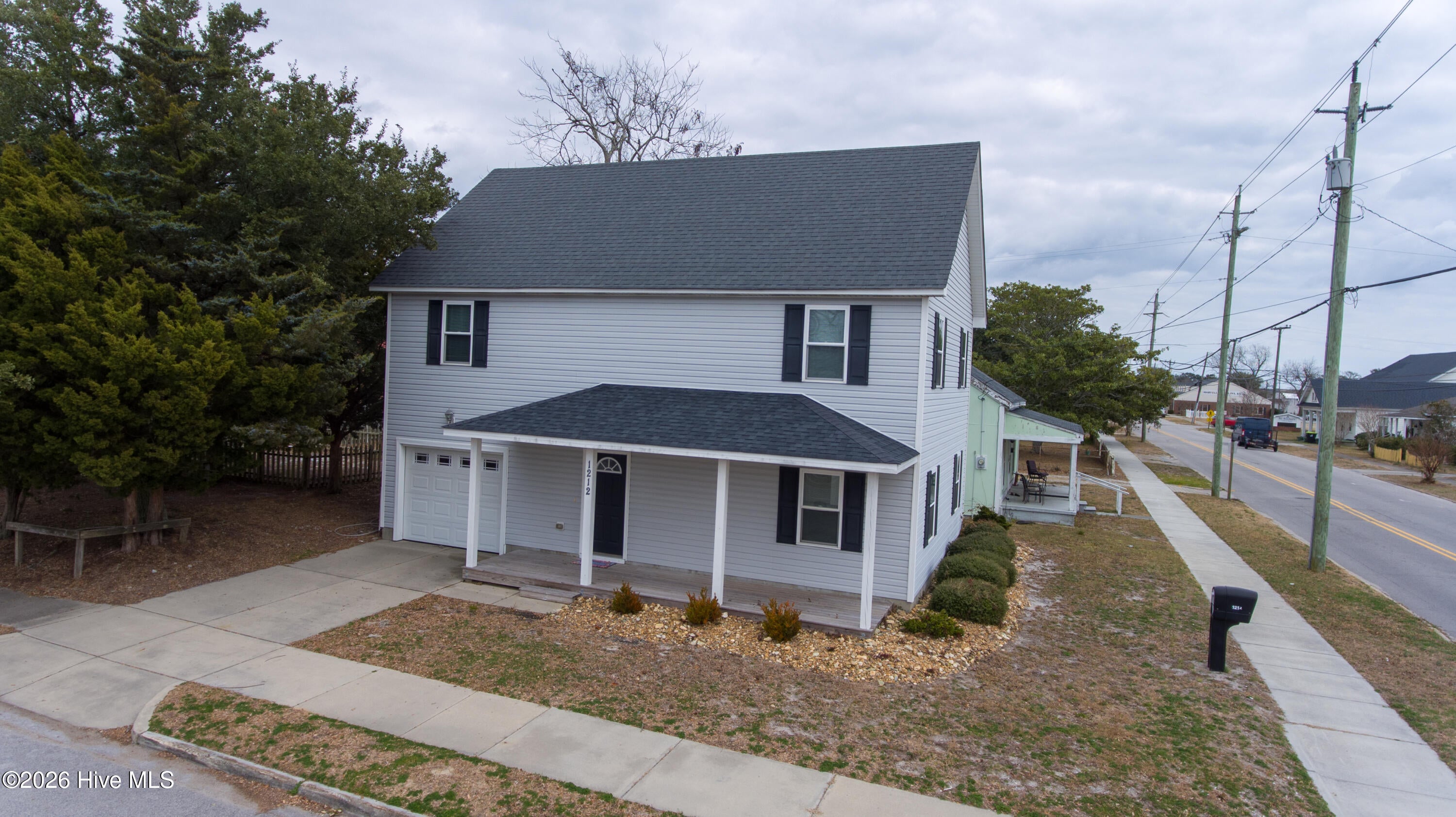 1212 Bridges Street — photo
