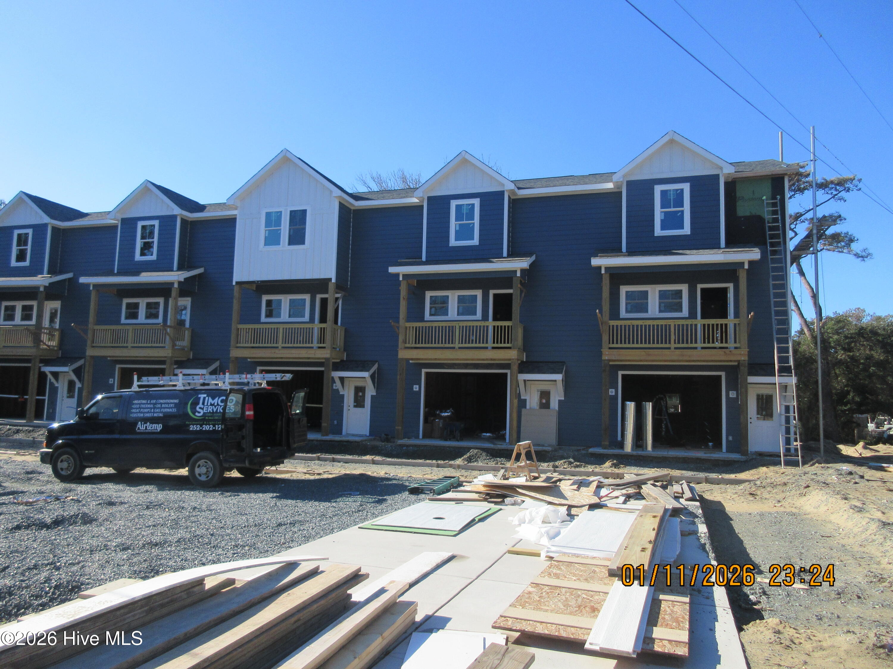 1208 Swan Street Unit 1 — photo