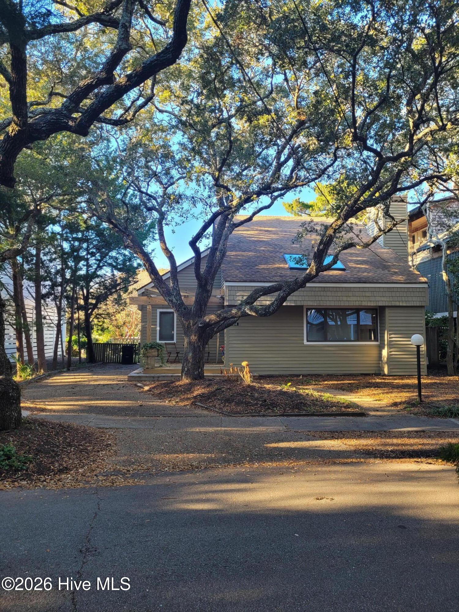 104 Live Oak Drive — photo