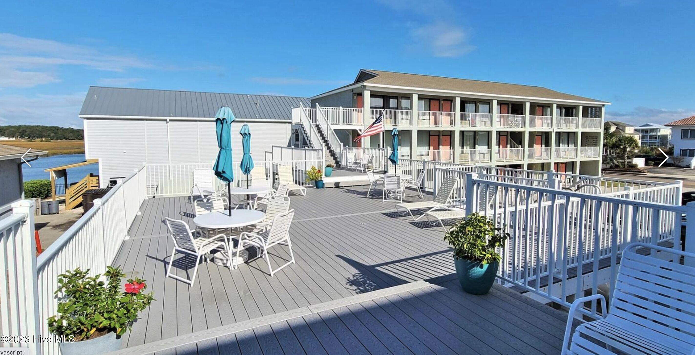 12 Causeway Drive 305 — photo