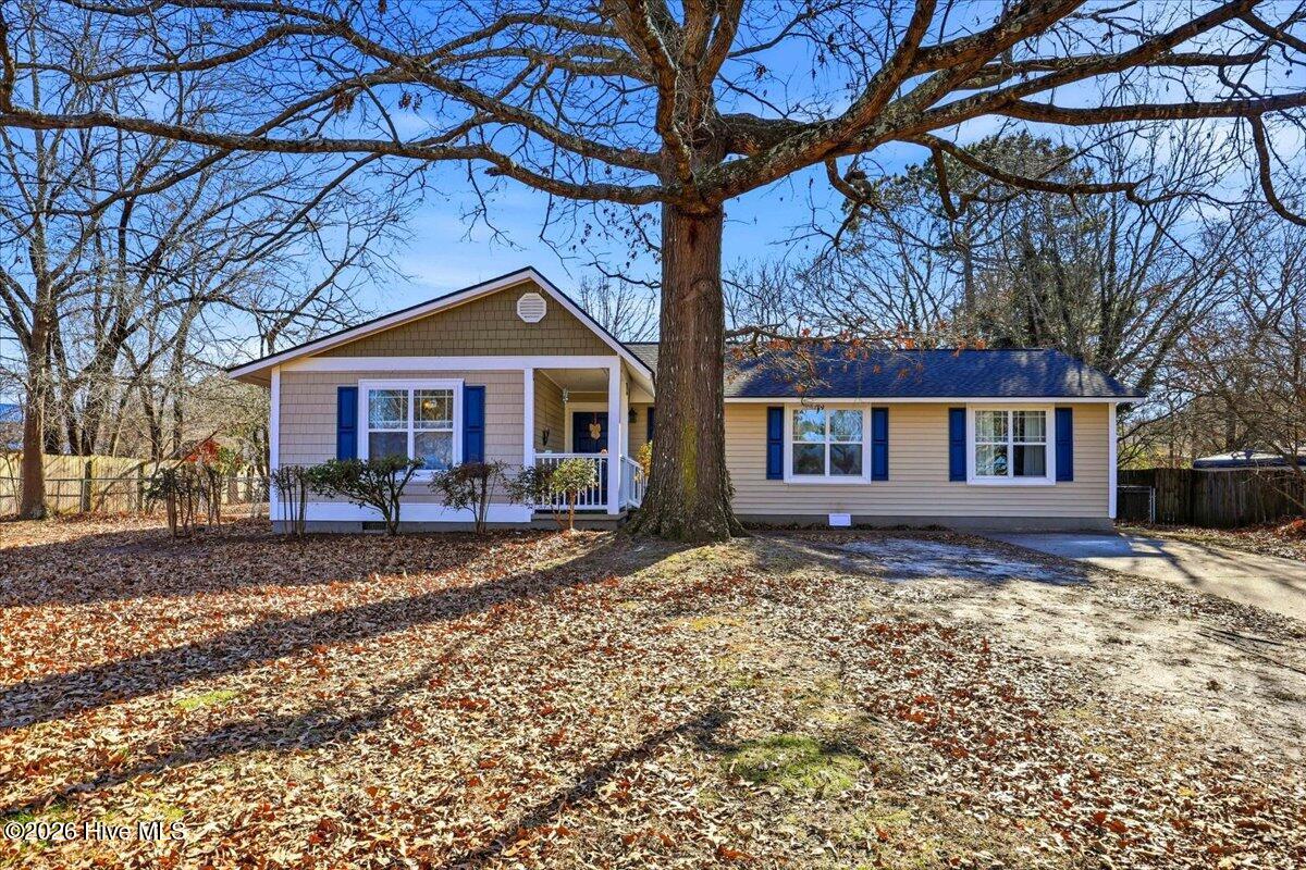 111 Lakehurst Drive — photo