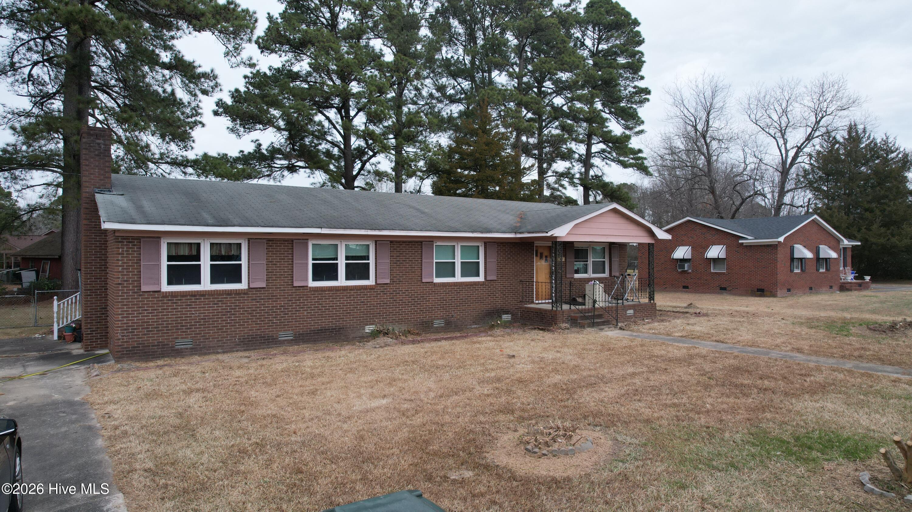 711 Dr Martin Luther King Jr Drive N — photo