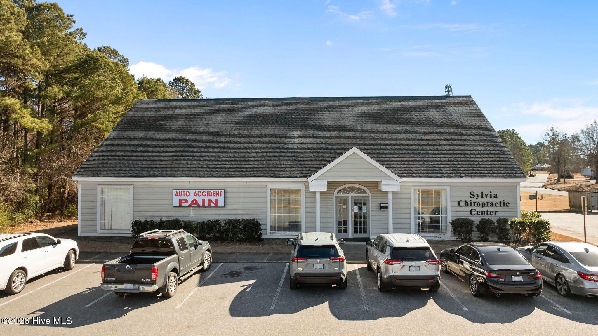 2601 N Herritage Street — photo