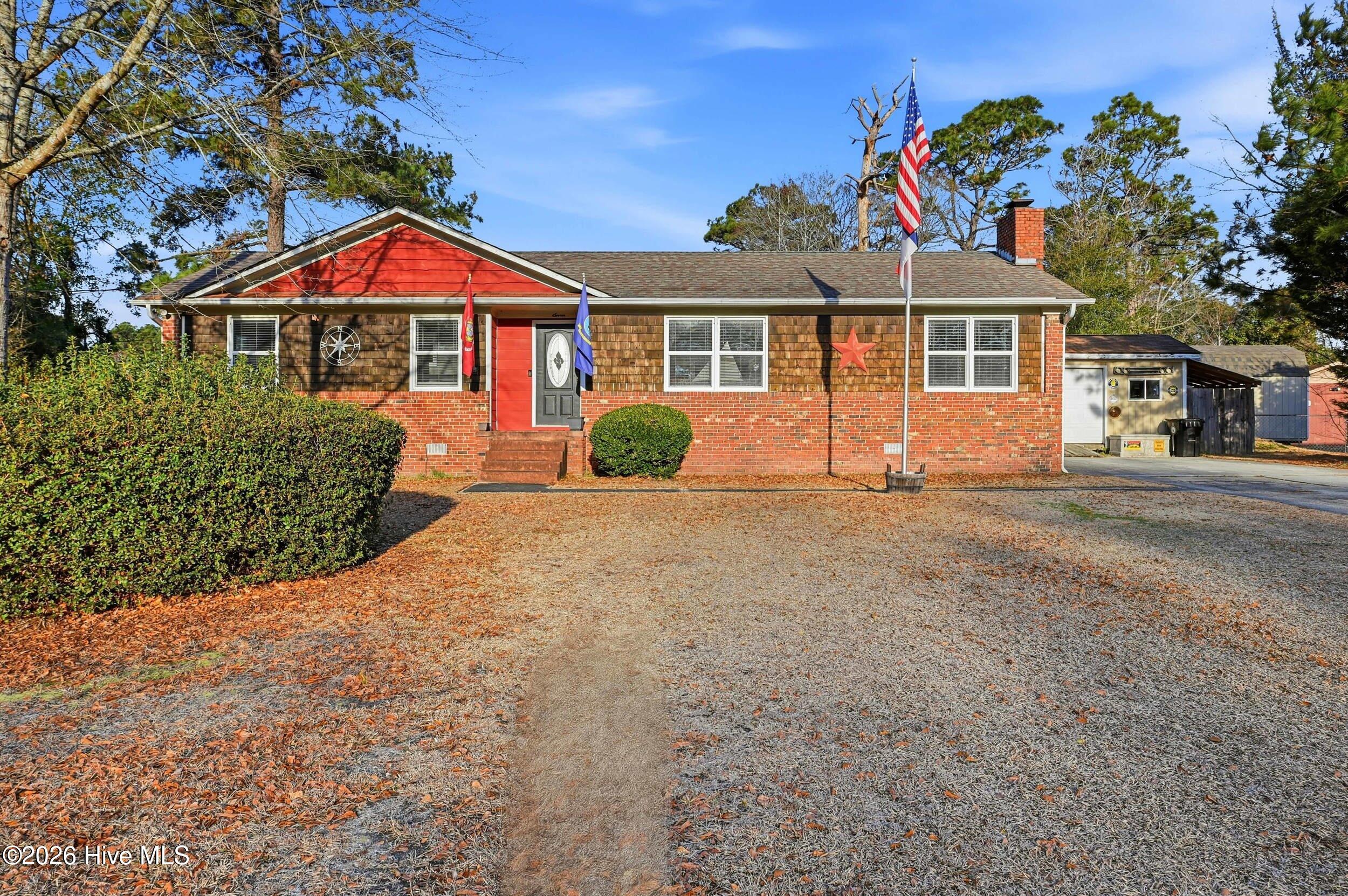 7 Falcon Court — photo