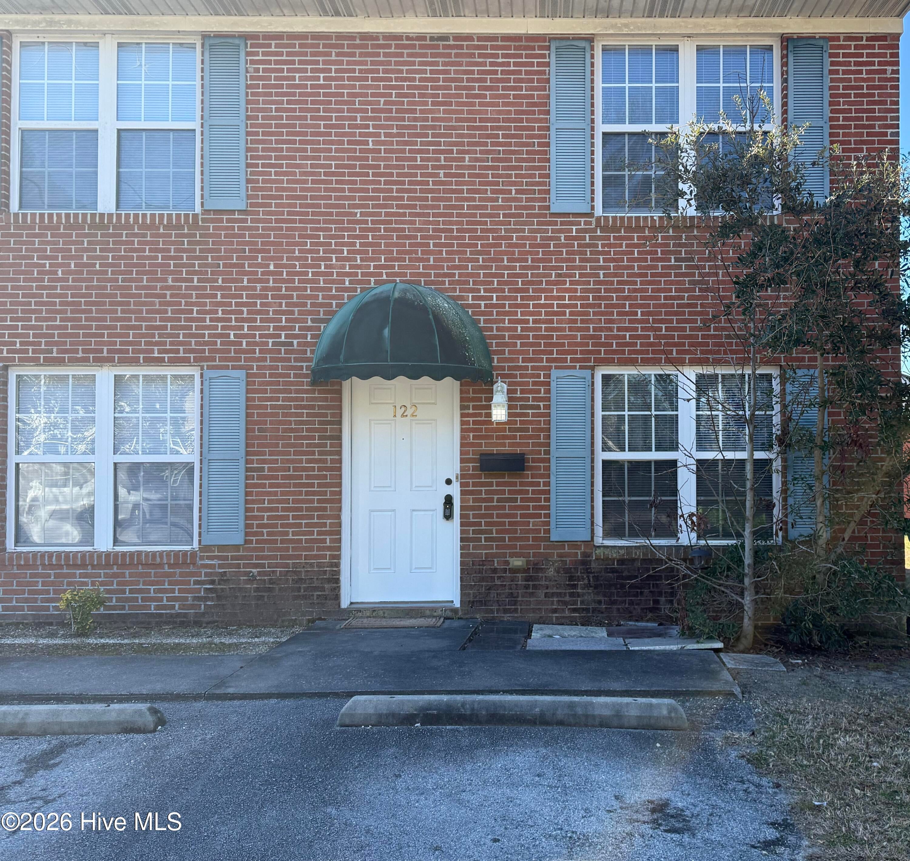 122 Short Street — photo