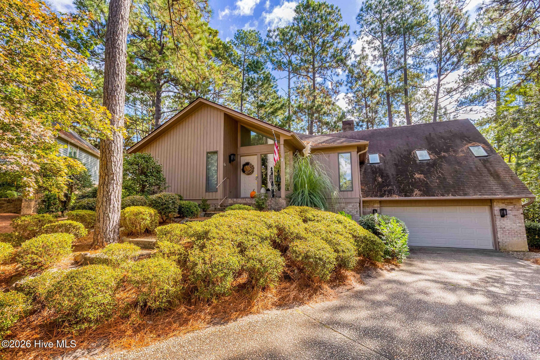 6 Belair Court — photo