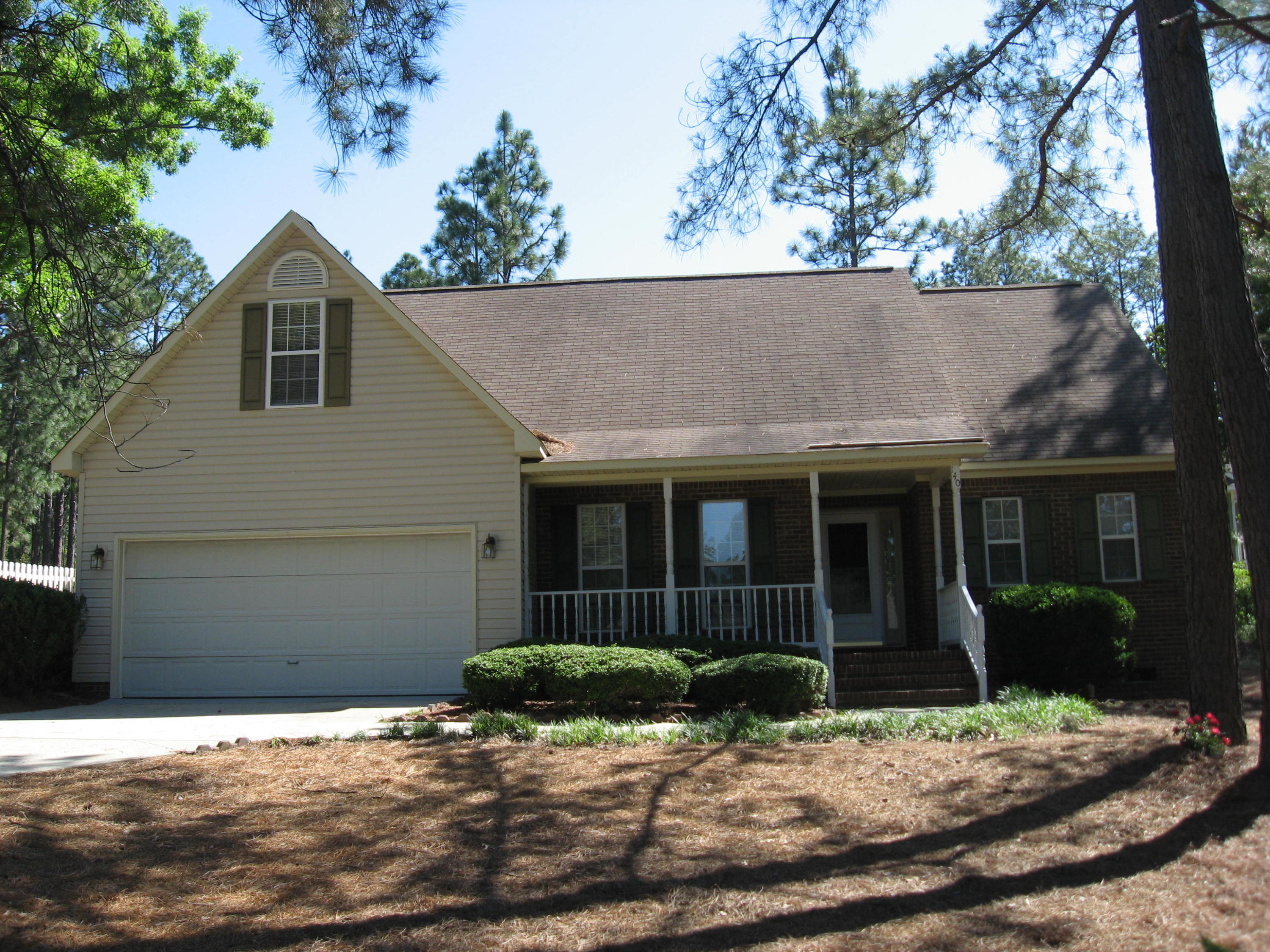 140 Lake View Drive E — photo