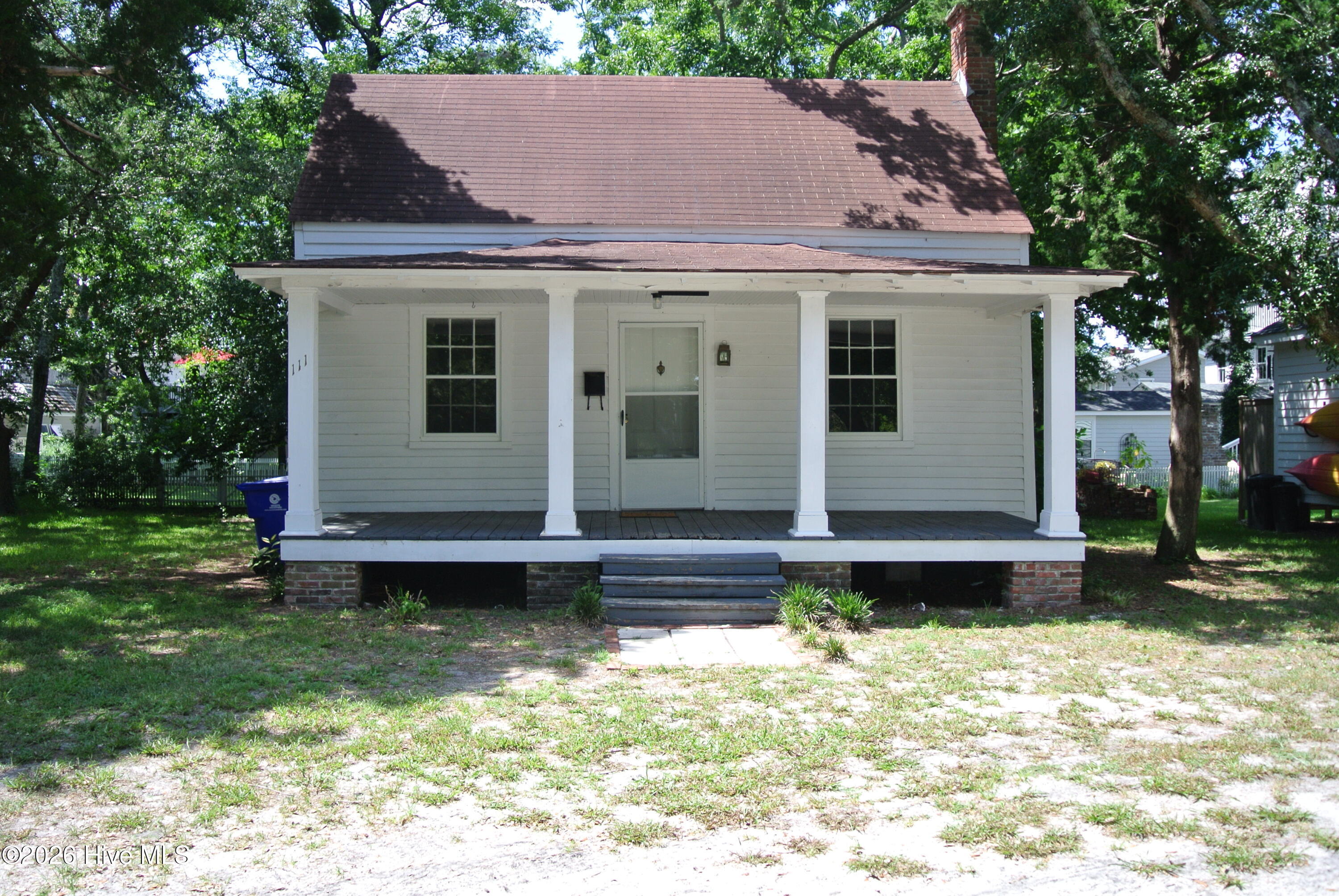111 Live Oak Street — photo