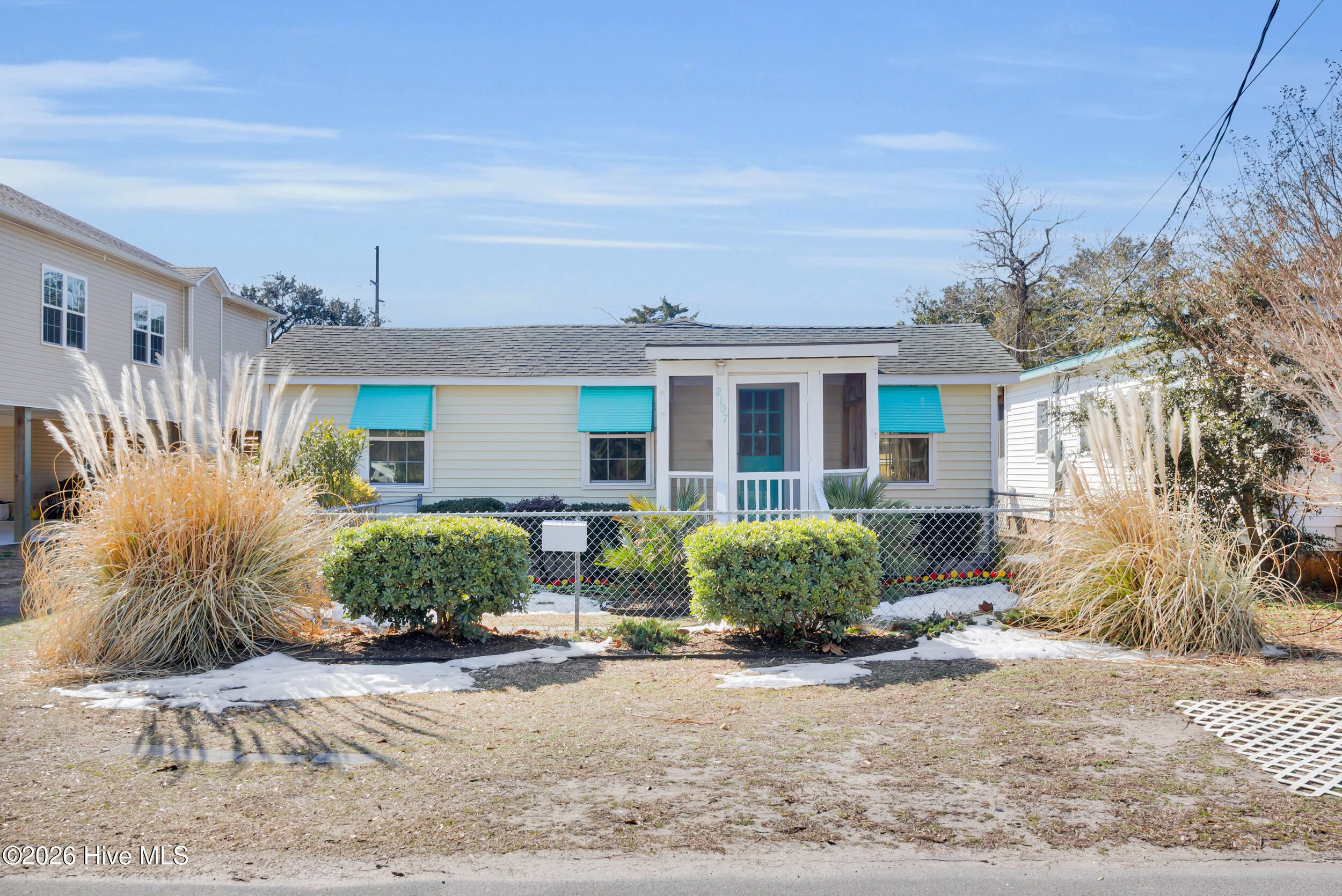 2107 Bay Street — photo