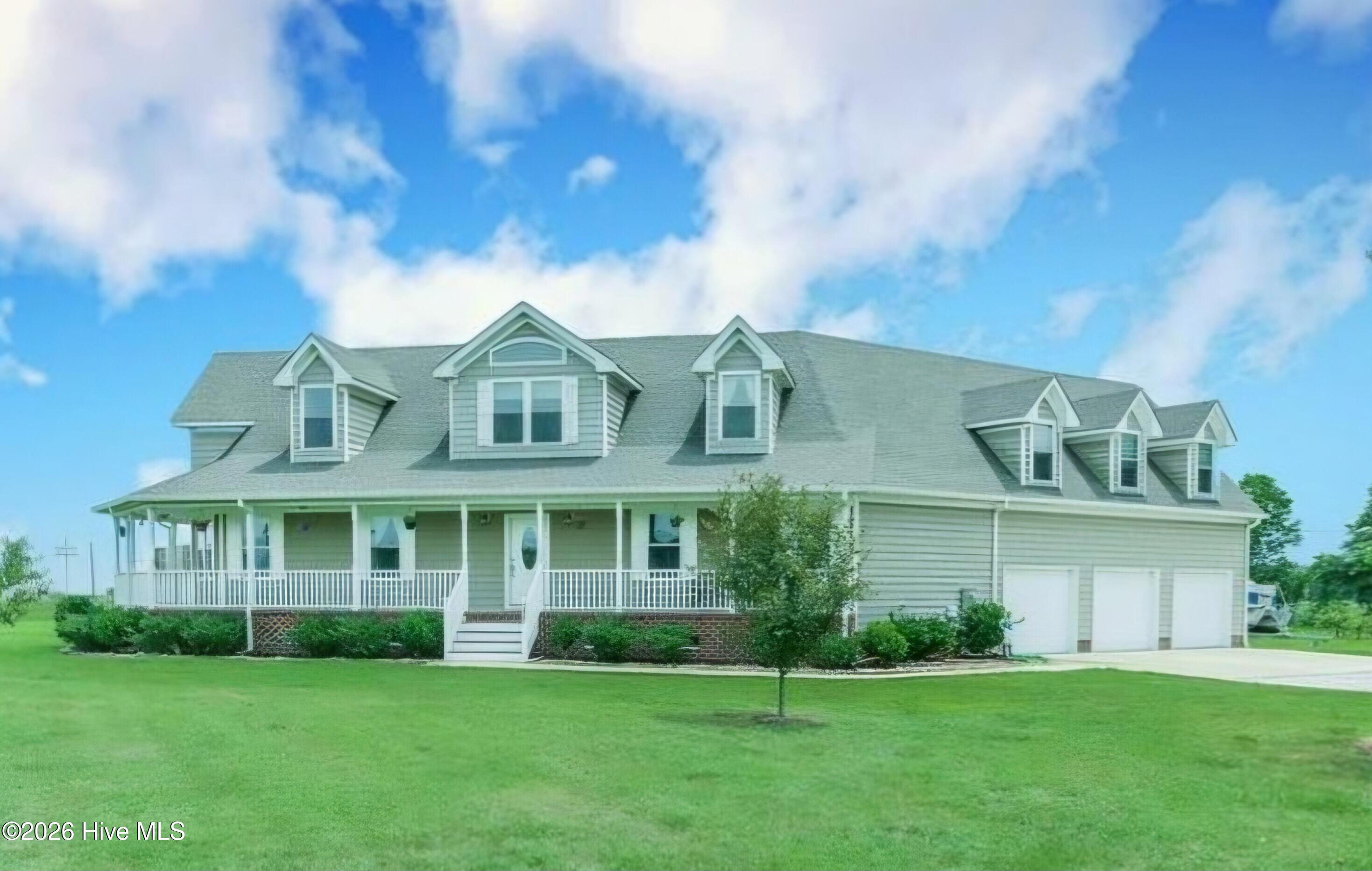 337 Woodleigh Road — photo