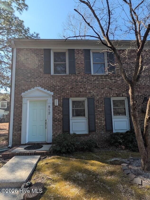 812 Seabury Court — photo