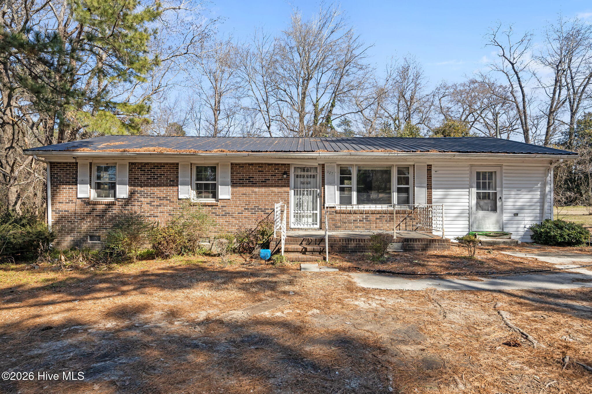 322 Pineshoal Drive — photo
