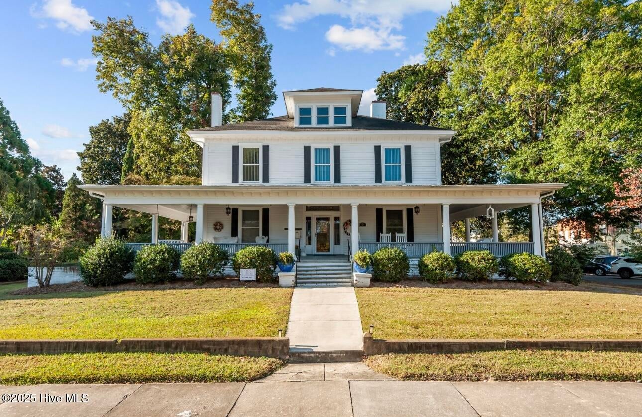 121 E 2nd Street 102 — photo