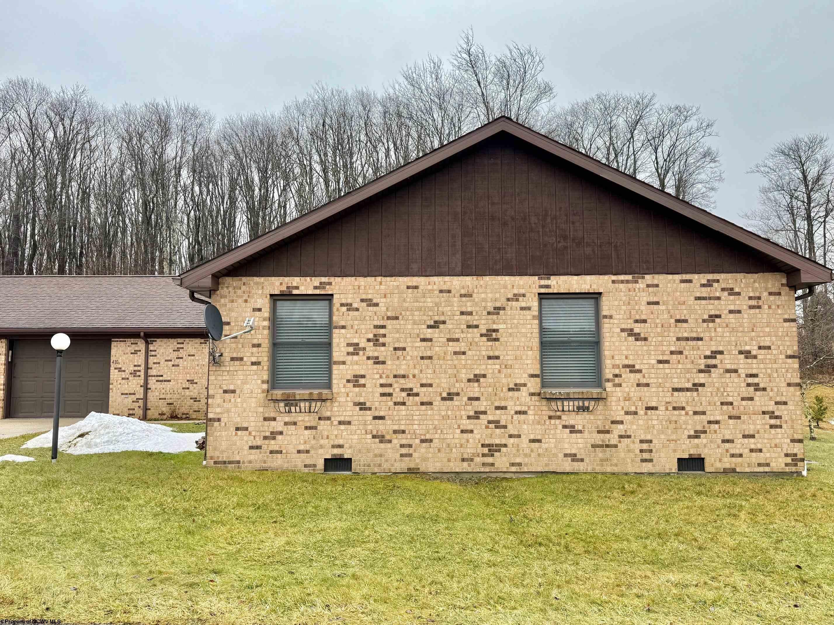 410 Pineview Drive — photo
