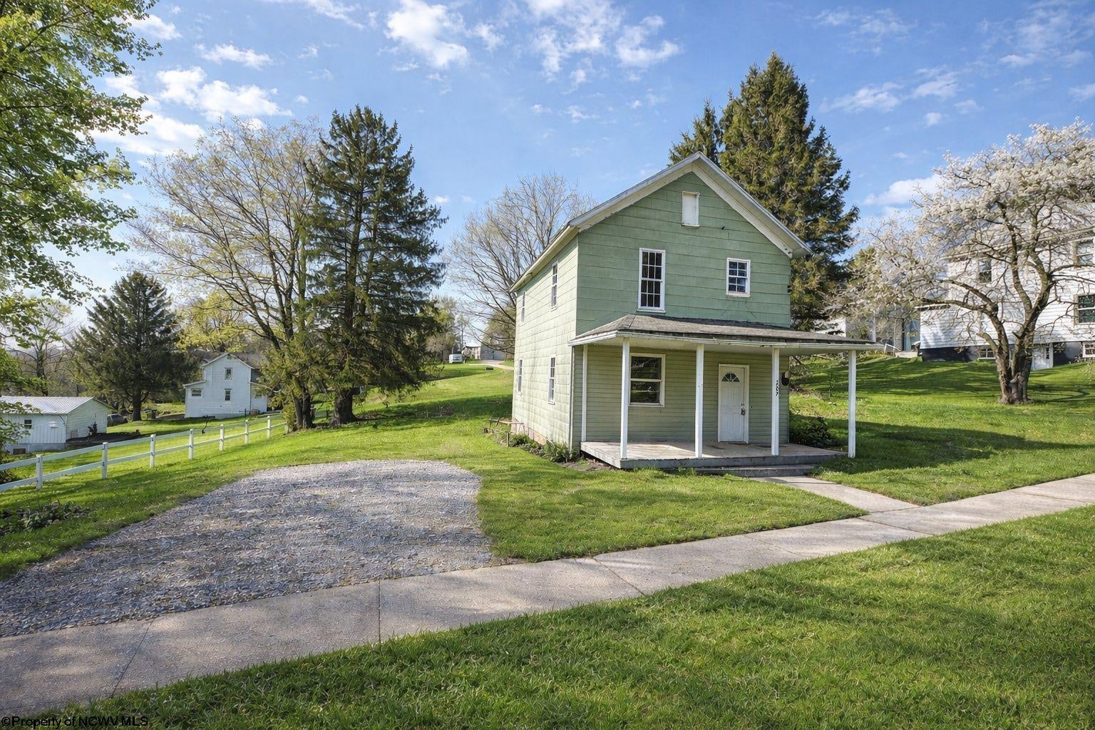 207 Willard Street — photo