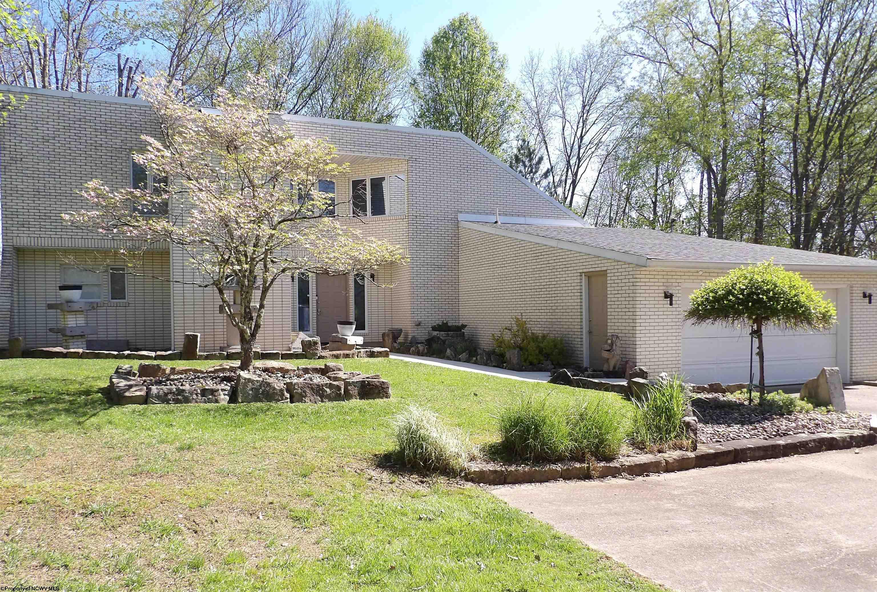 422 Carol Street — photo